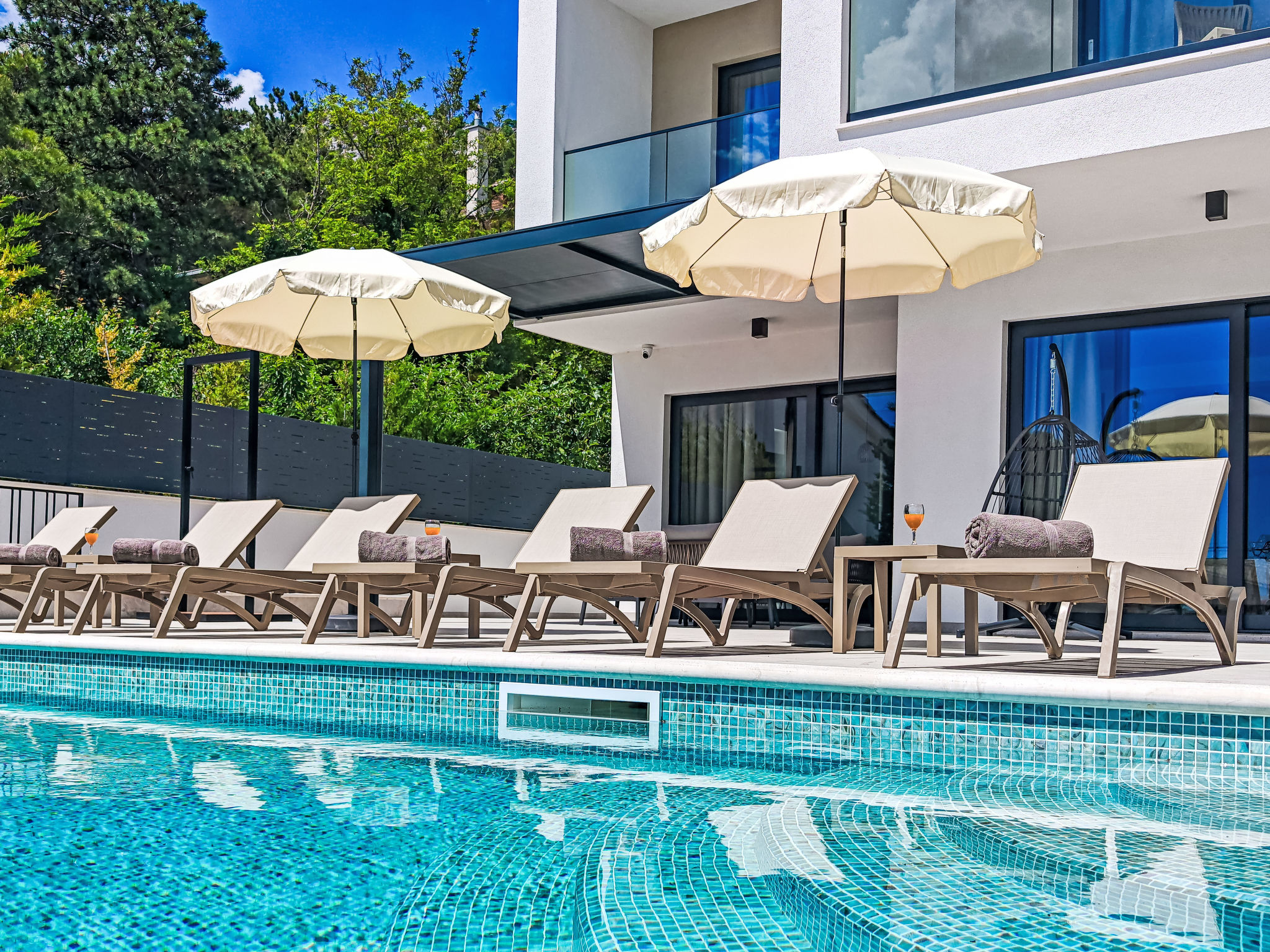 Maria – Heated Pool - Buiten