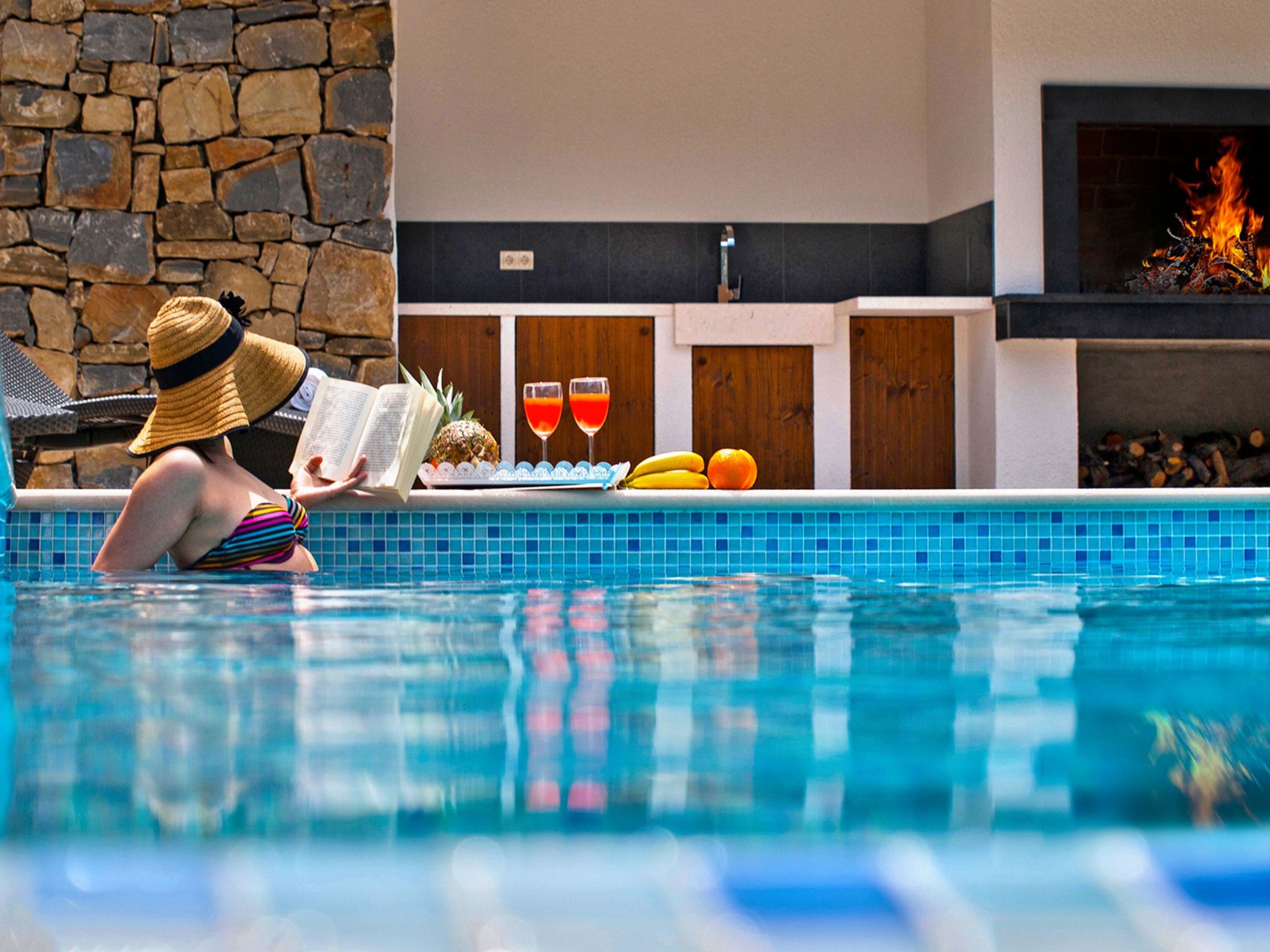 Villa Mosor mit beheiztem Salzwasserpool und Sauna-Drinnen