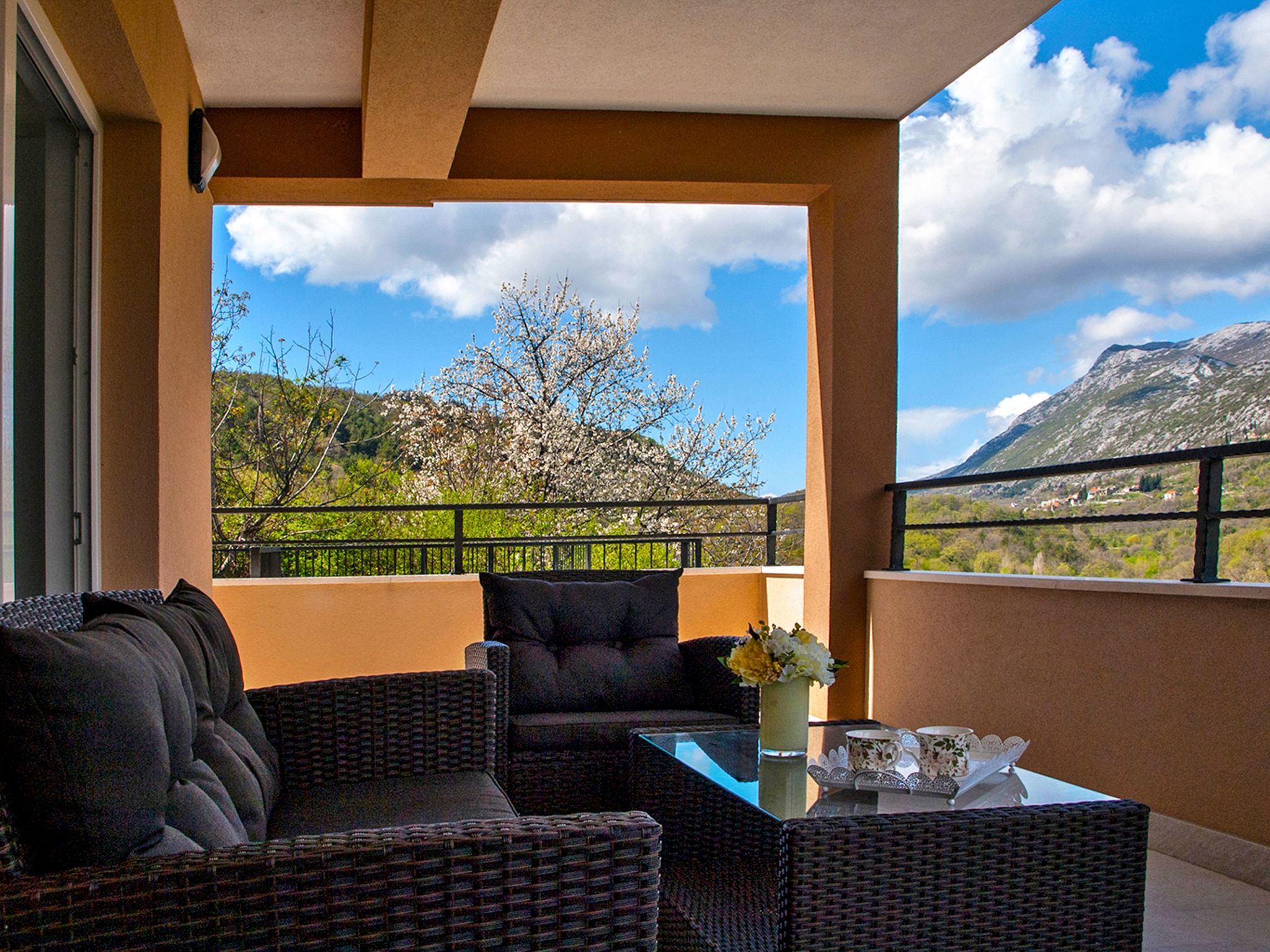 Villa Mosor mit beheiztem Salzwasserpool und Sauna-Drinnen