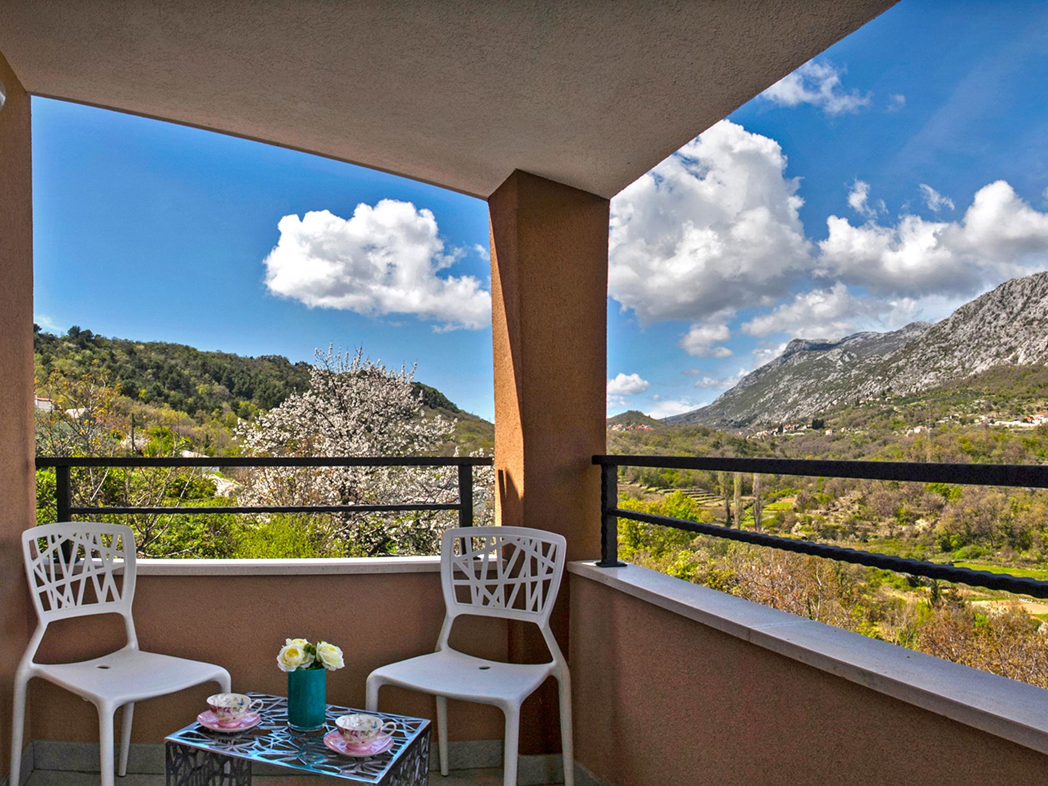 Villa Mosor mit beheiztem Salzwasserpool und Sauna-Drinnen