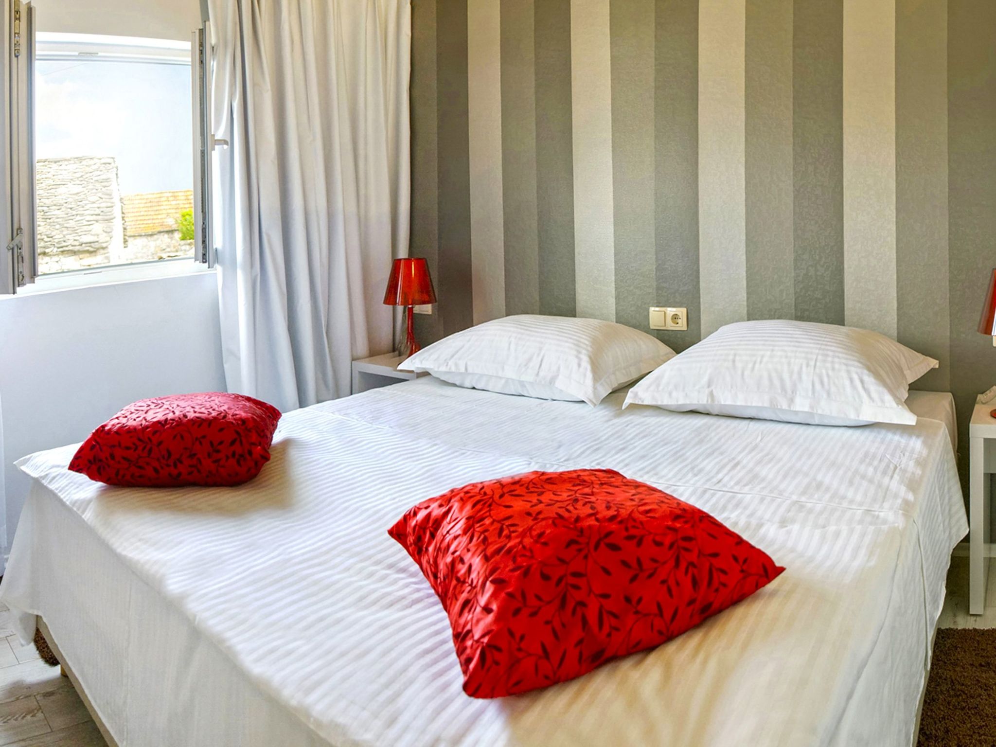 Villa Mosor mit beheiztem Salzwasserpool und Sauna-Drinnen