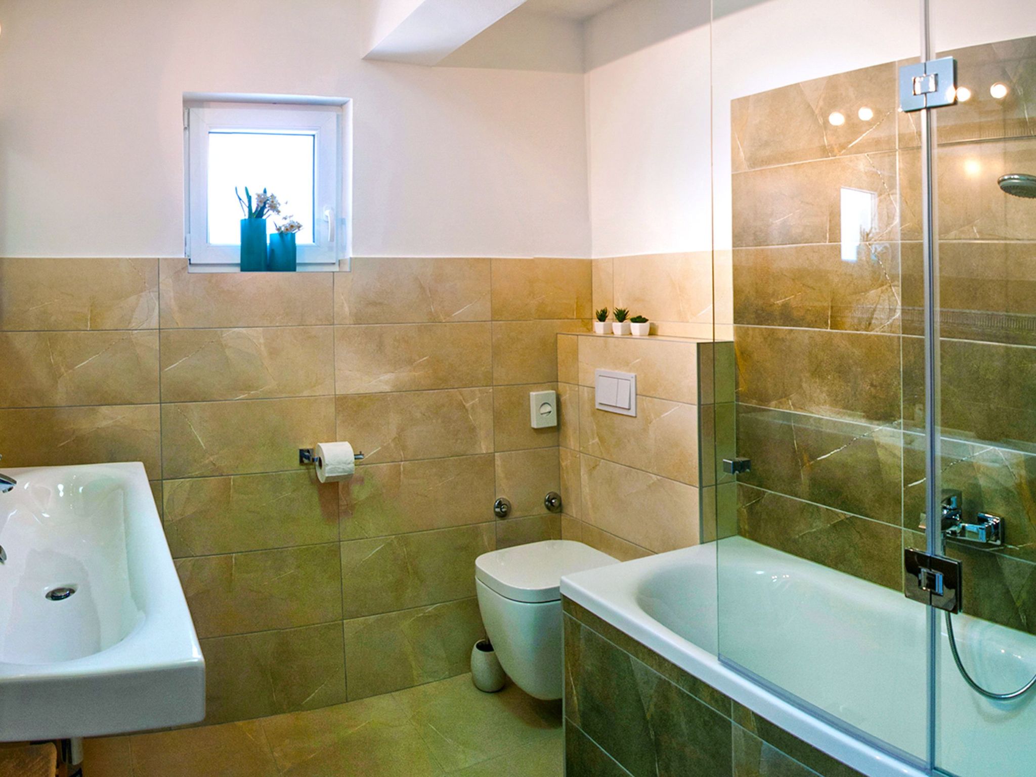 Villa Mosor mit beheiztem Salzwasserpool und Sauna-Drinnen