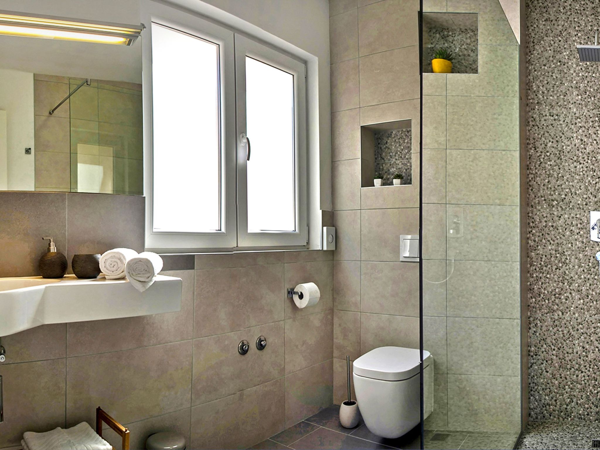 Villa Mosor mit beheiztem Salzwasserpool und Sauna-Drinnen