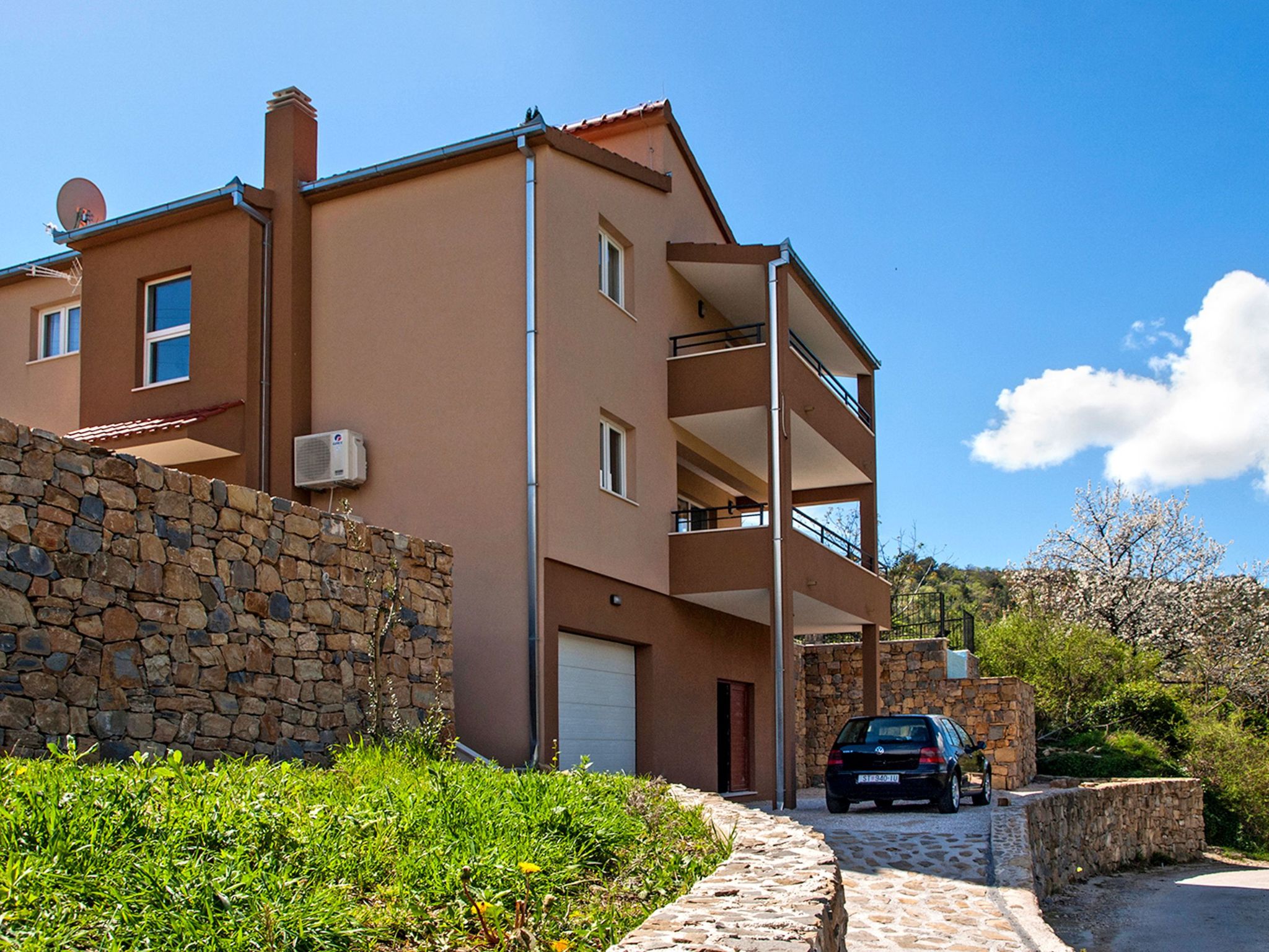 Villa Mosor mit beheiztem Salzwasserpool und Sauna-Drinnen