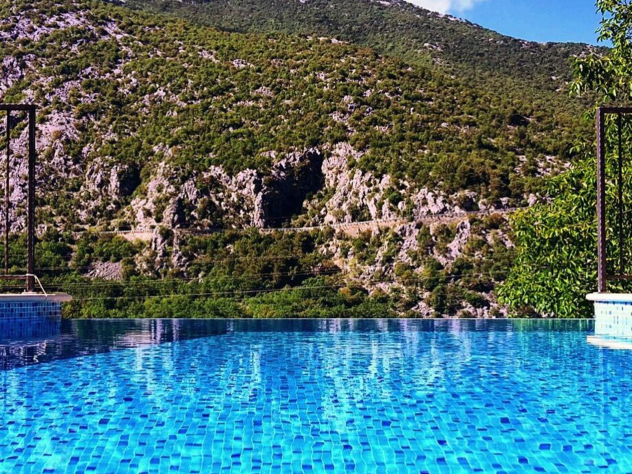 Villa Mosor mit beheiztem Salzwasserpool und Sauna-Drinnen