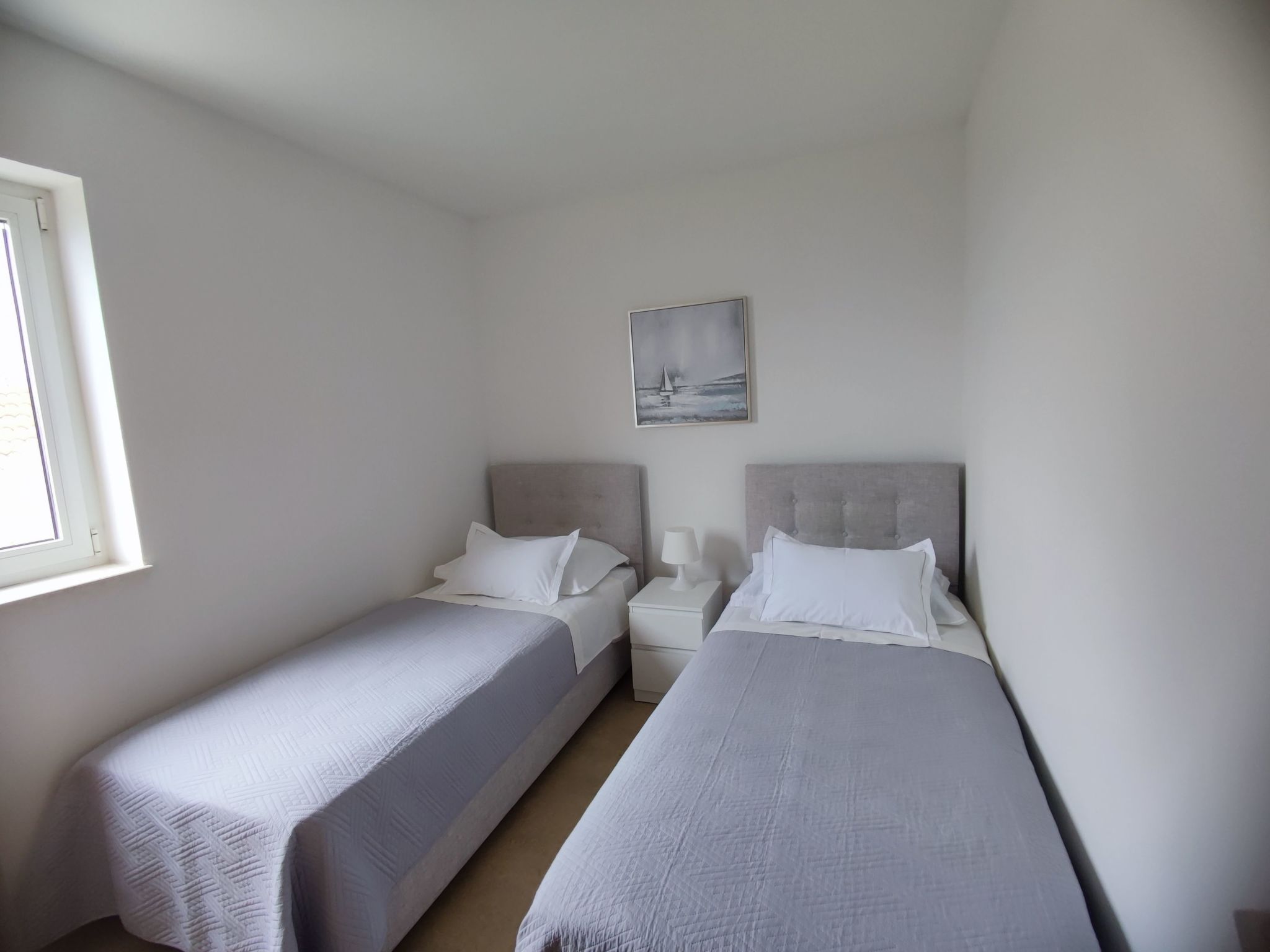 Mit zwei Schlafzimmern und Pool-Image-tags.info