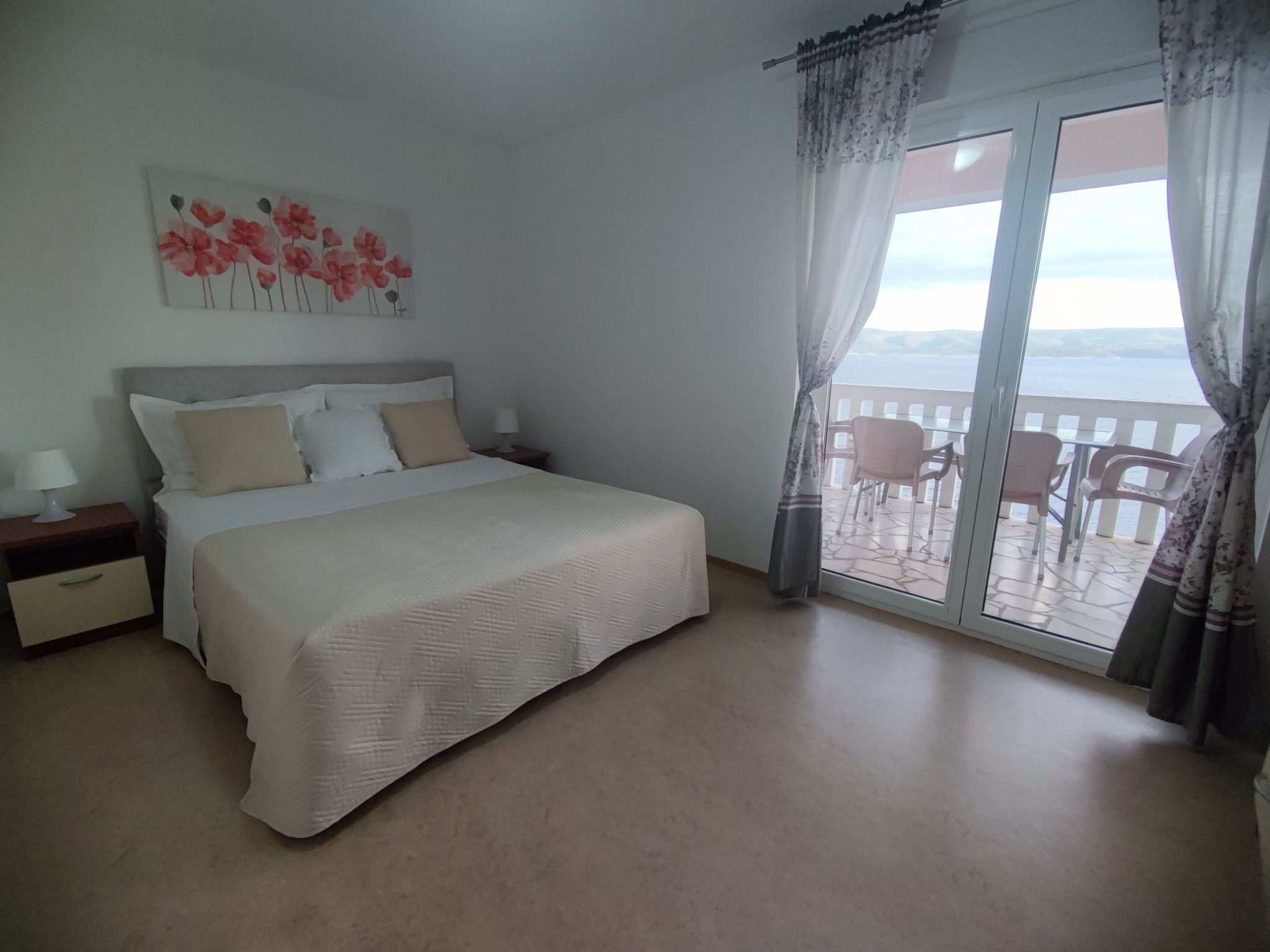 Mit zwei Schlafzimmern und Pool-Image-tags.info