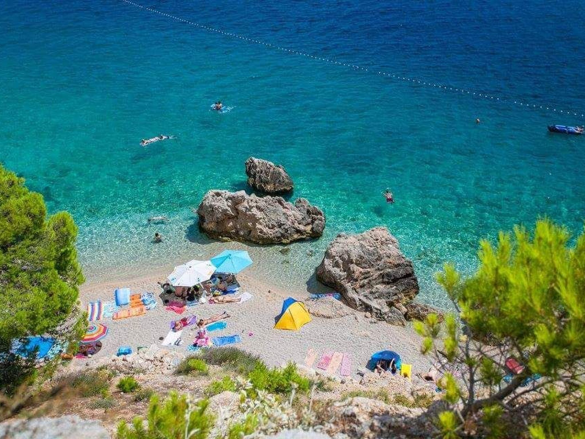 Mit zwei Schlafzimmern und Pool-Image-tags.info