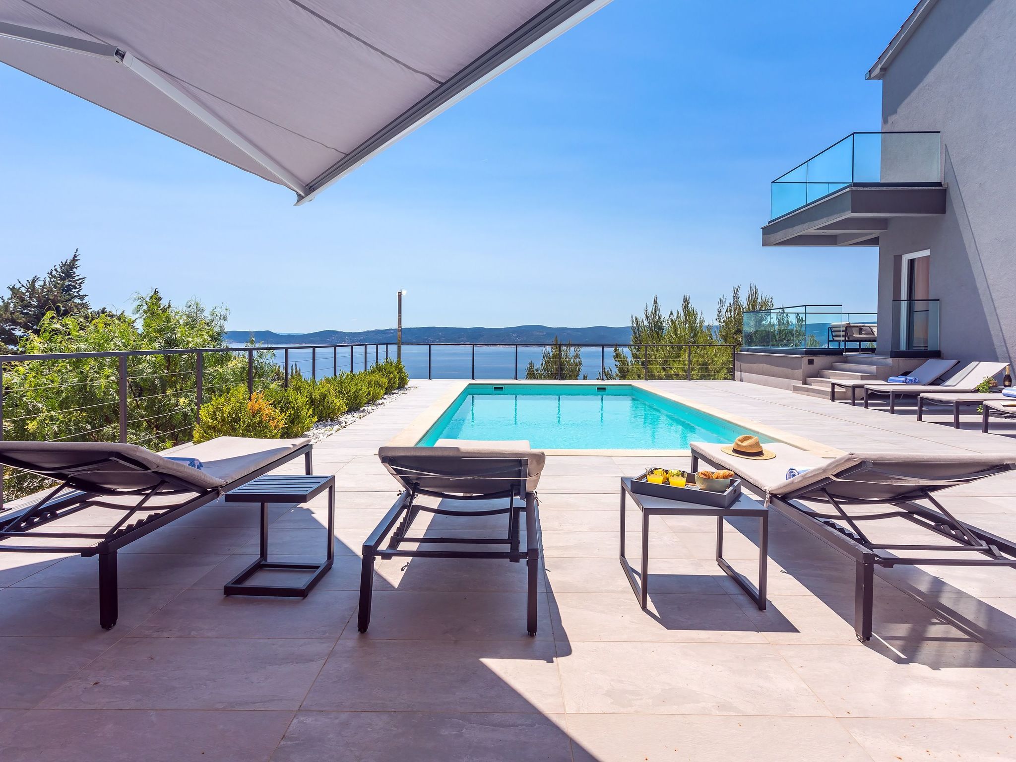 In Mimice mit tollem Pool und Meerblick-Dedans