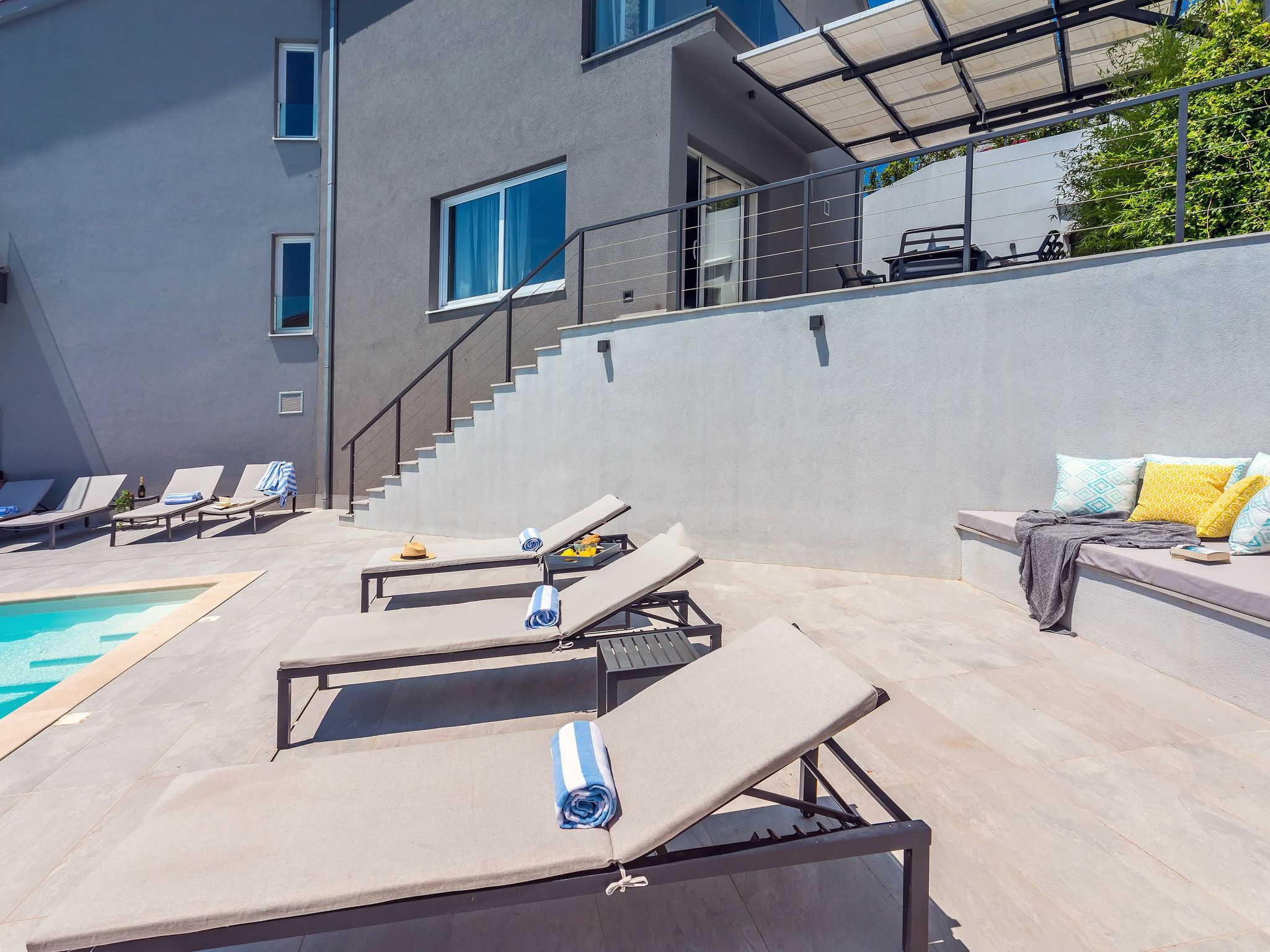 In Mimice mit tollem Pool und Meerblick-Dedans