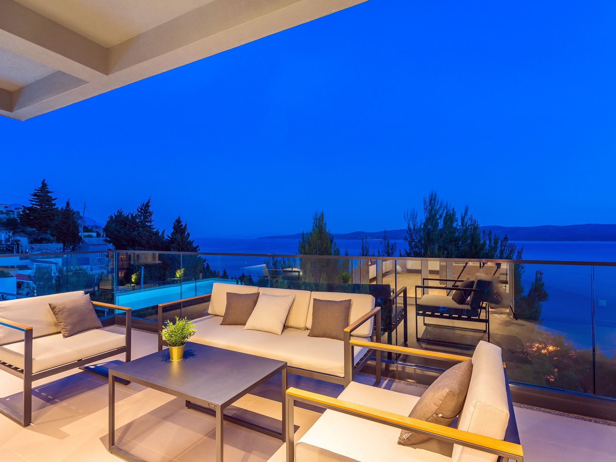 In Mimice mit tollem Pool und Meerblick-Dedans