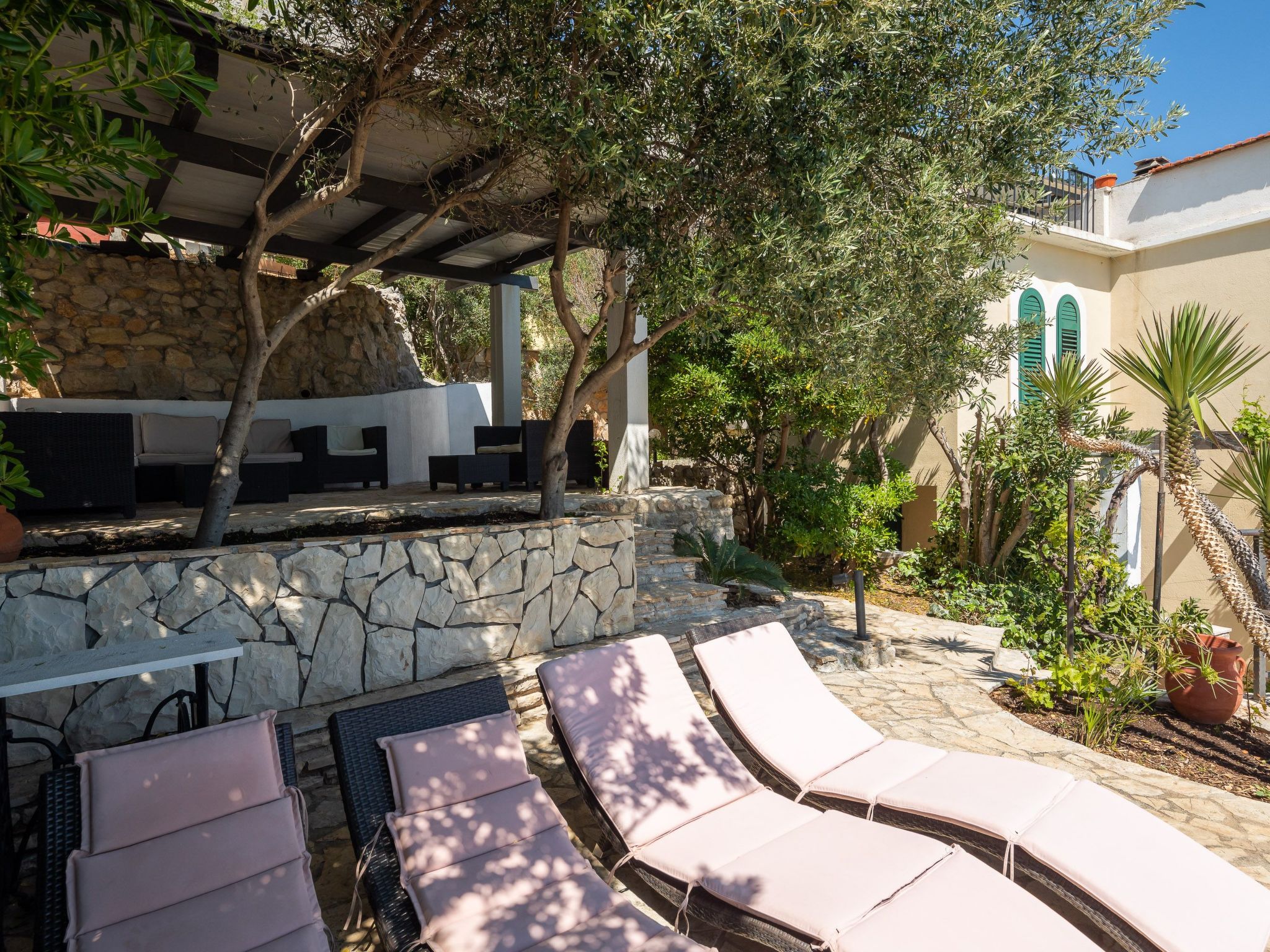 Ferienanlage Mirabella-Drinnen