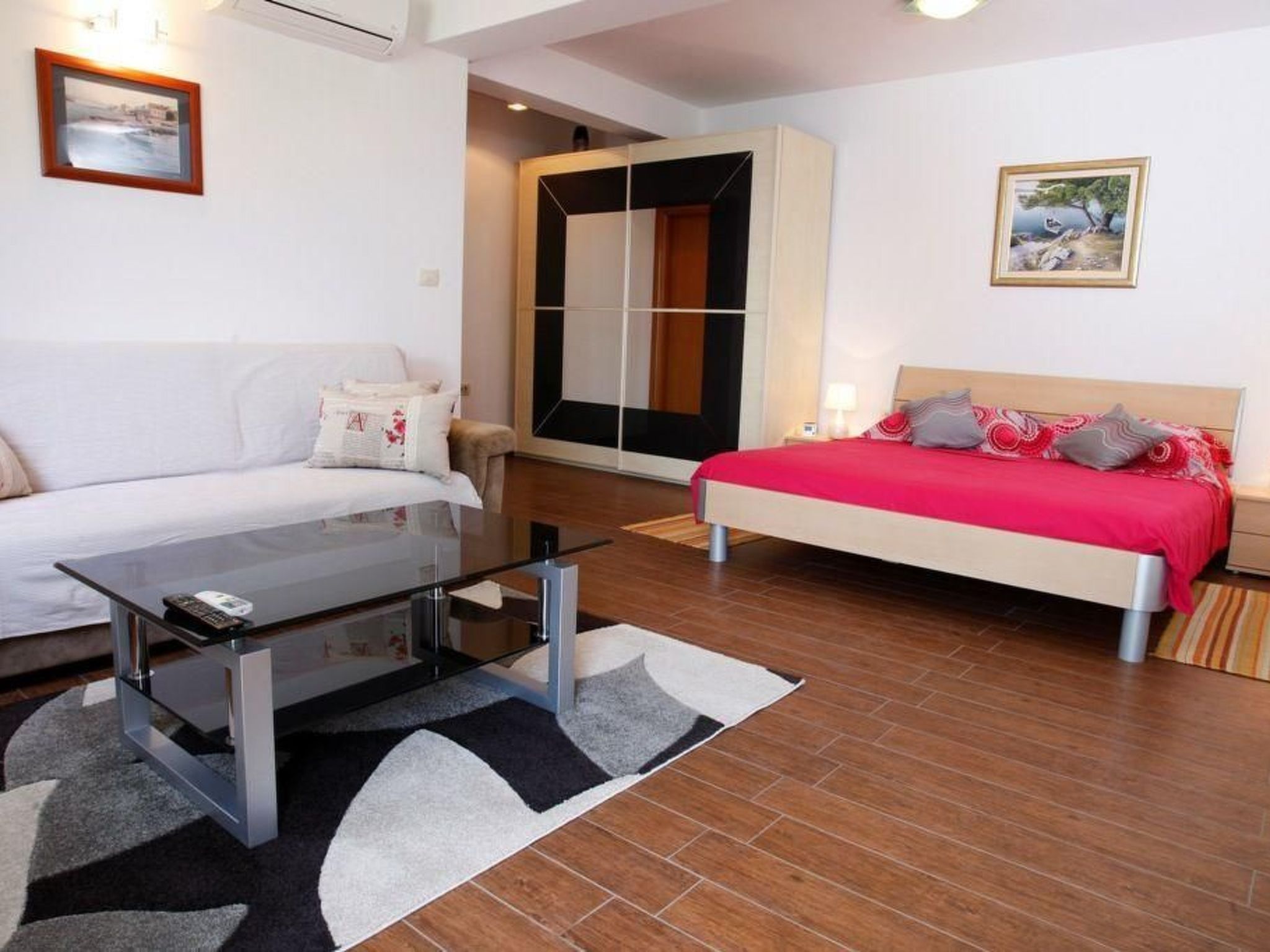 Mit Blick auf das Wasser