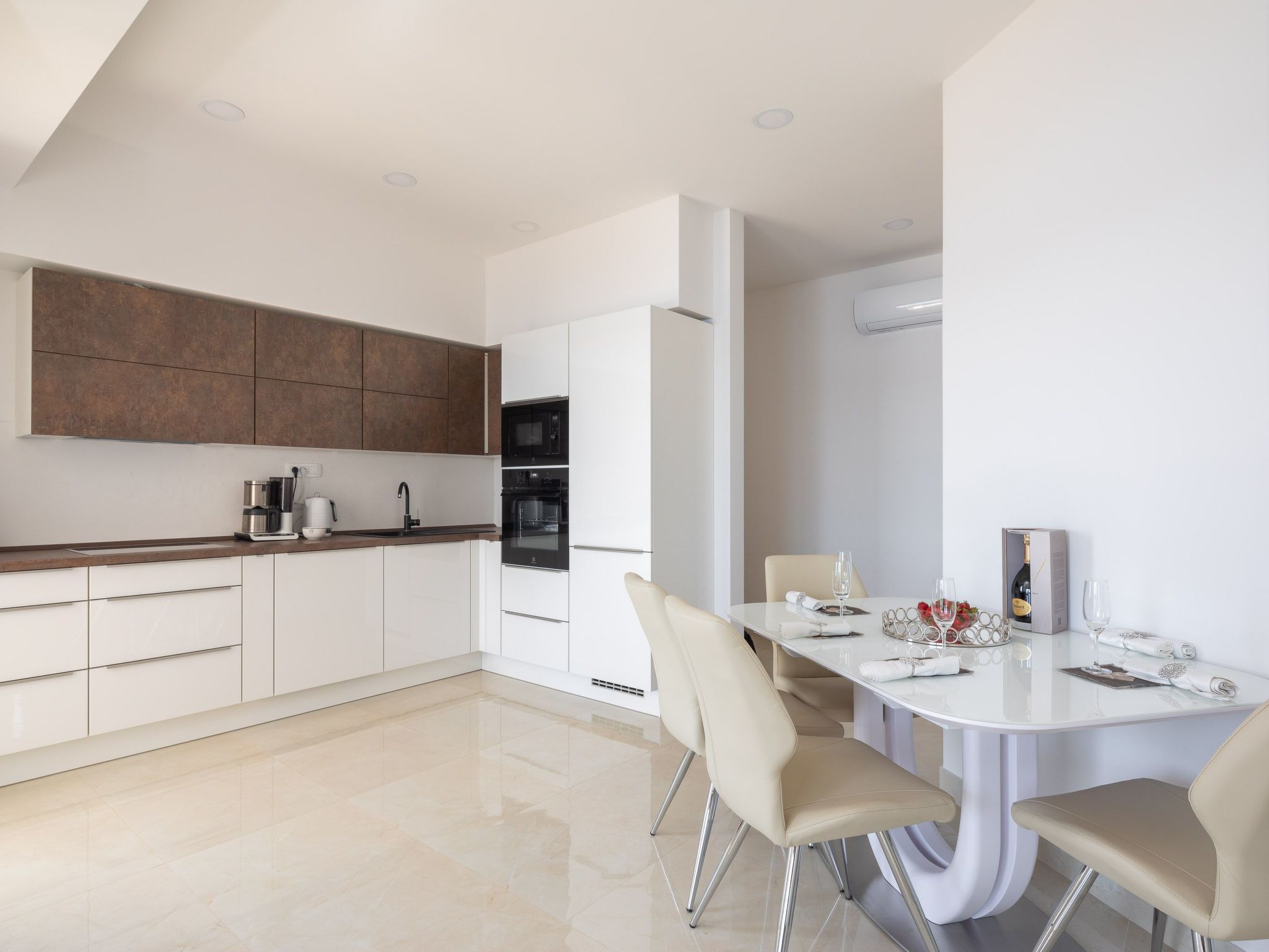 Stylisches Haus für 8 Personen und 4 Kinder-Binnen