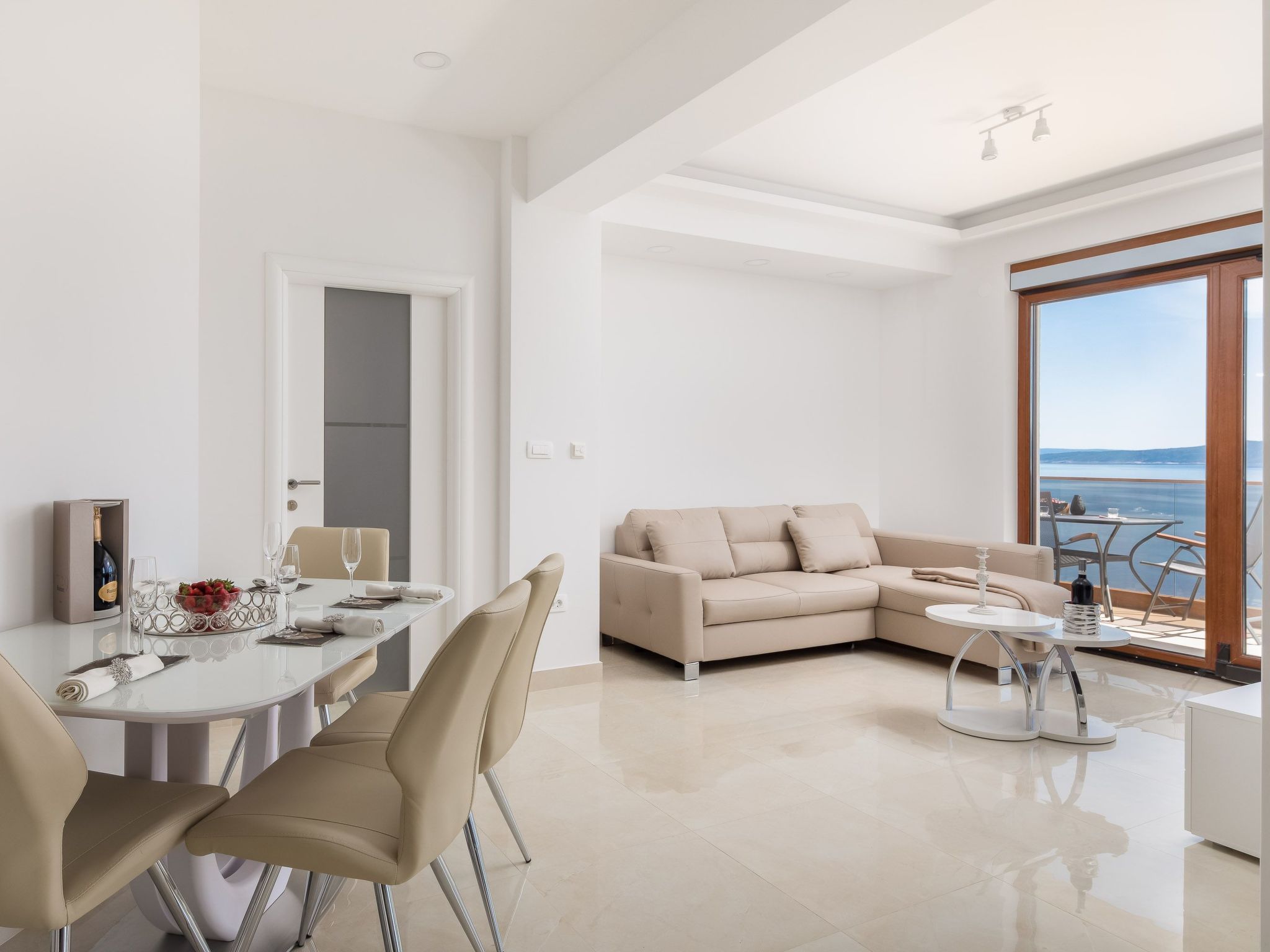 Stylisches Haus für 8 Personen und 4 Kinder-Binnen