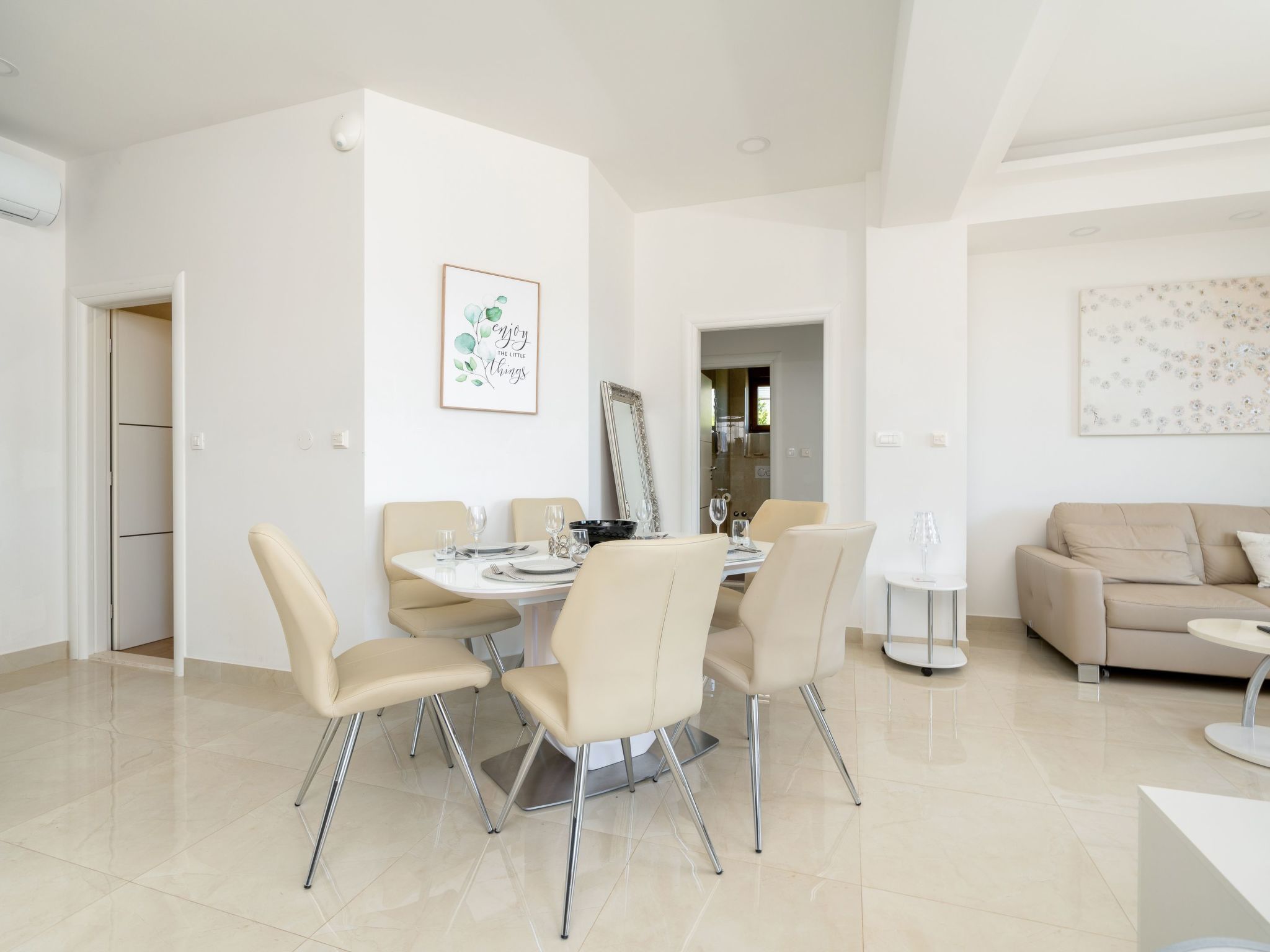 Stylisches Haus für 8 Personen und 4 Kinder-Binnen