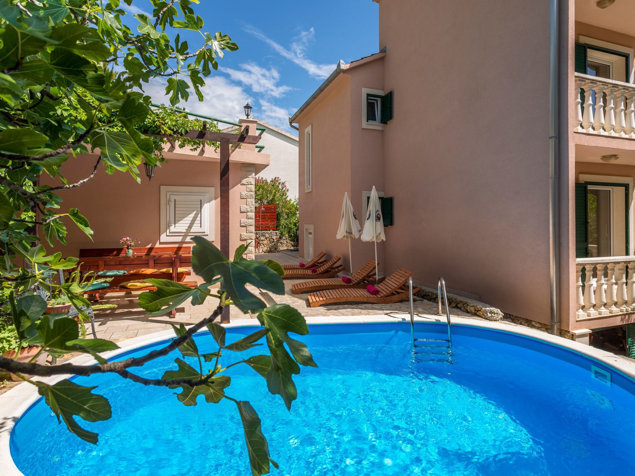 Mit Balkon und Terrasse sowie Meerblick