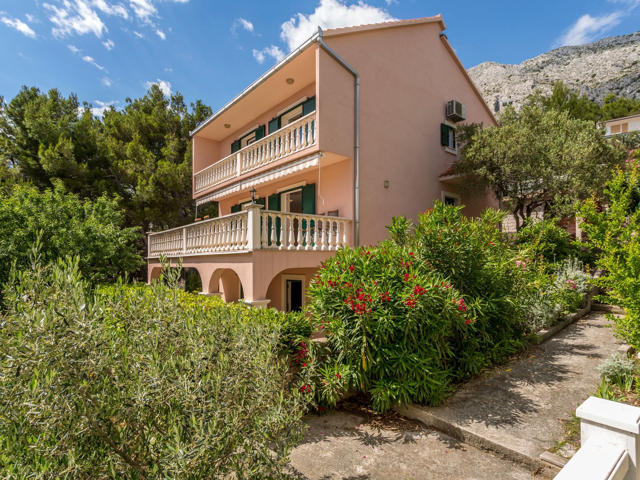 Mit Balkon und Terrasse sowie Meerblick-Image-tags.info