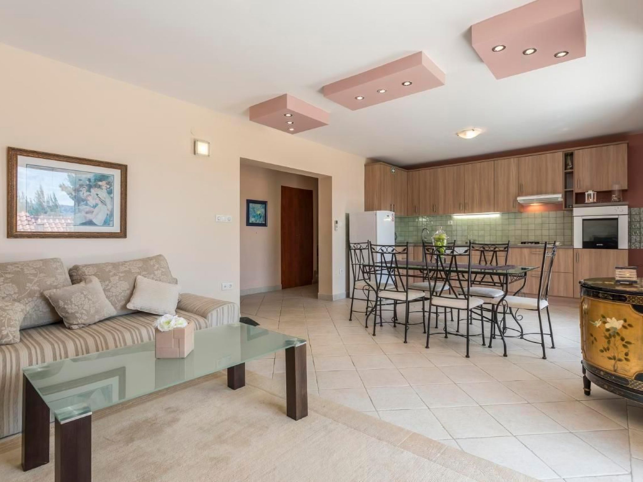 Charmantes Ferienhaus in Medići mit Privatem Pool-Dedans