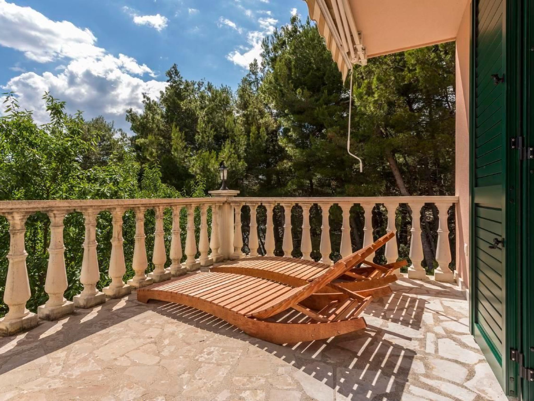 Charmantes Ferienhaus in Medići mit Privatem Pool-Dedans