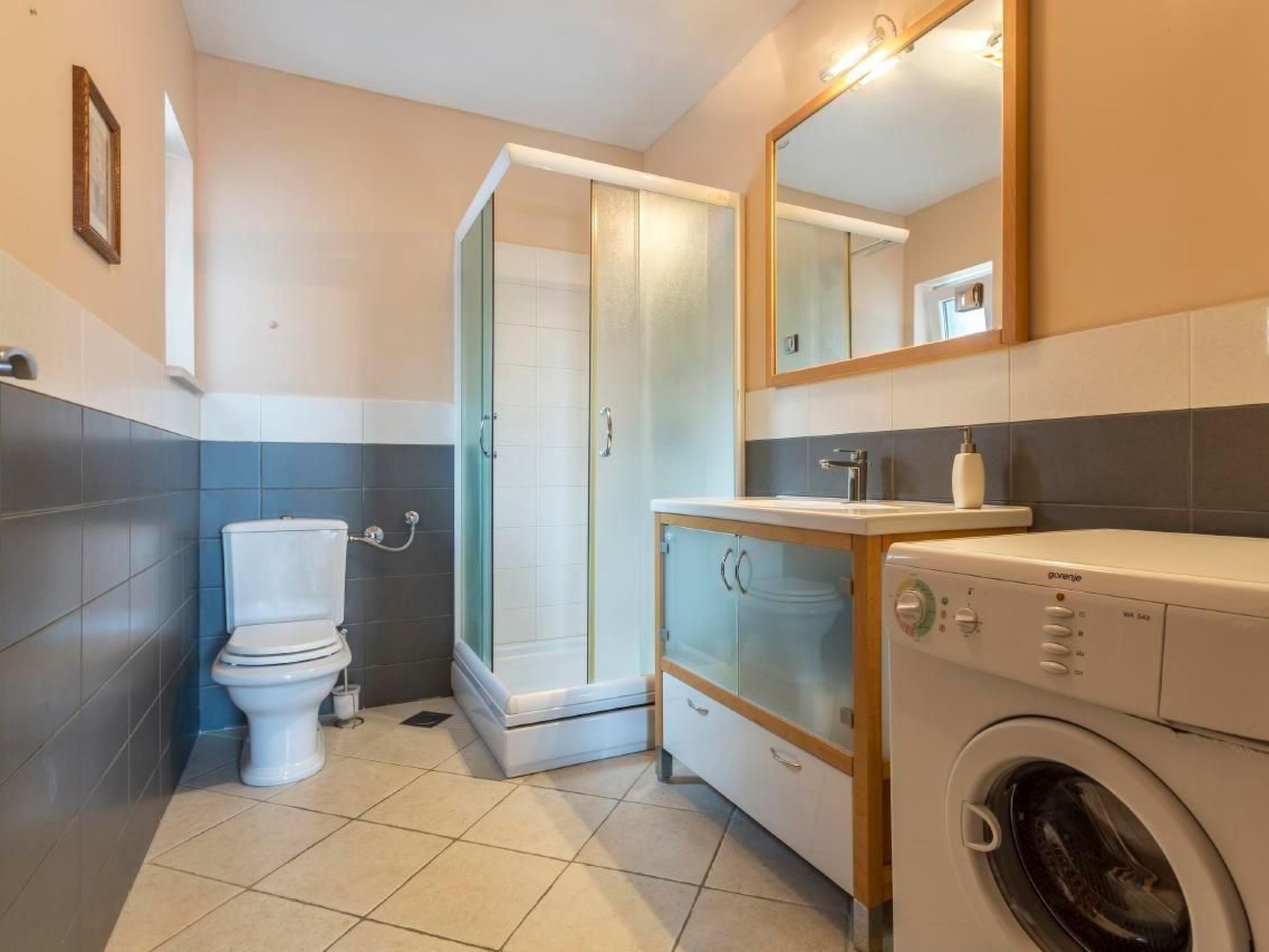 Charmantes Ferienhaus in Medići mit Privatem Pool-Dedans