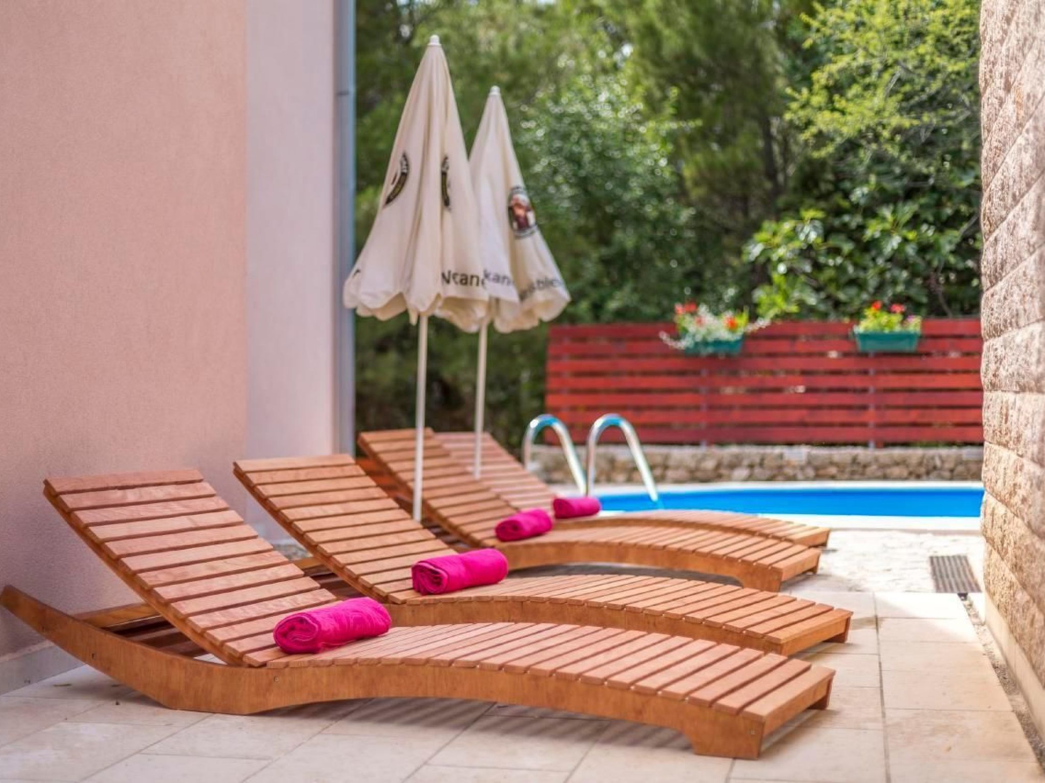 Charmantes Ferienhaus in Medići mit Privatem Pool-Dedans