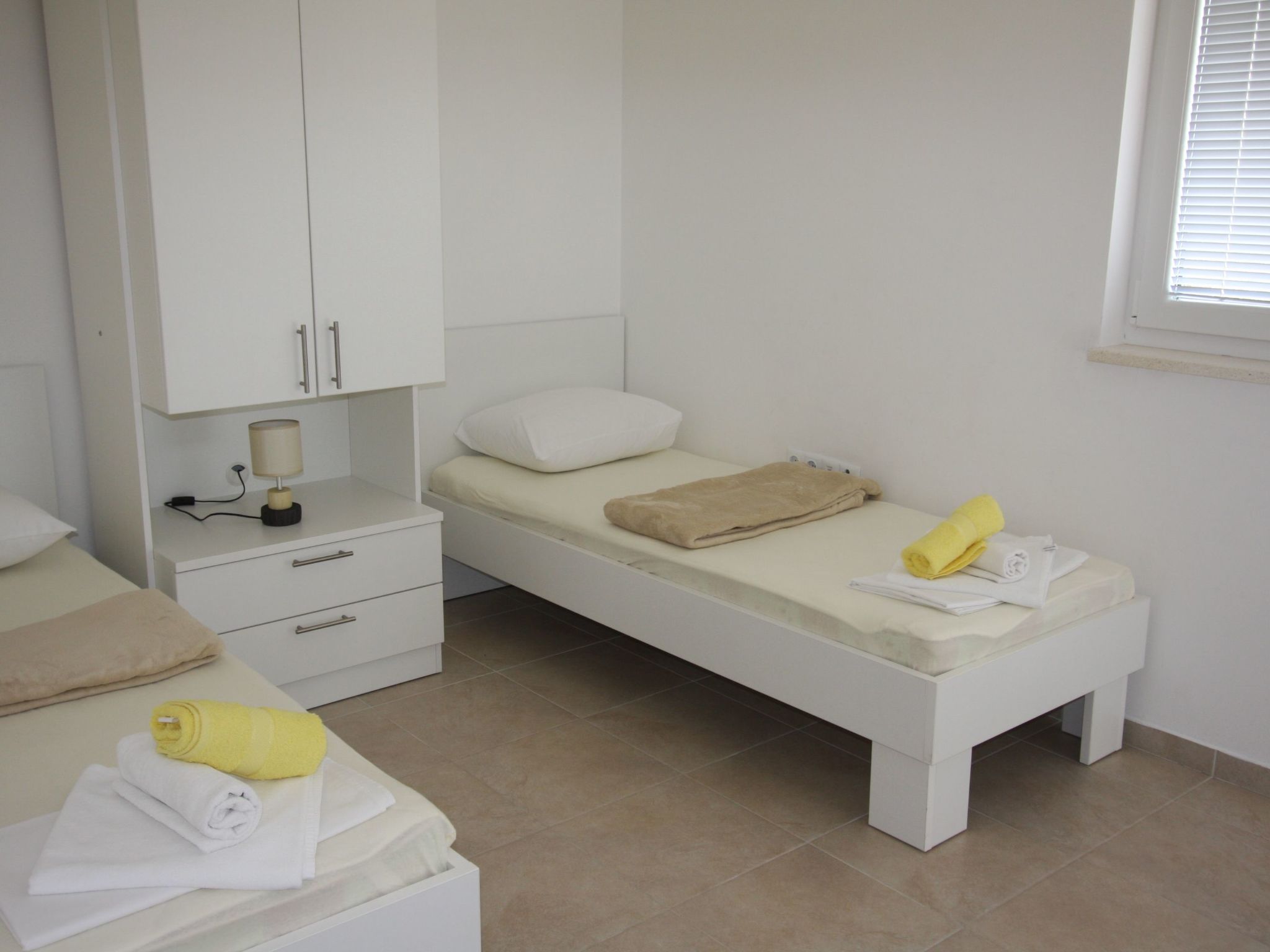 Appartement mit Blick auf das Wasser-Image-tags.info