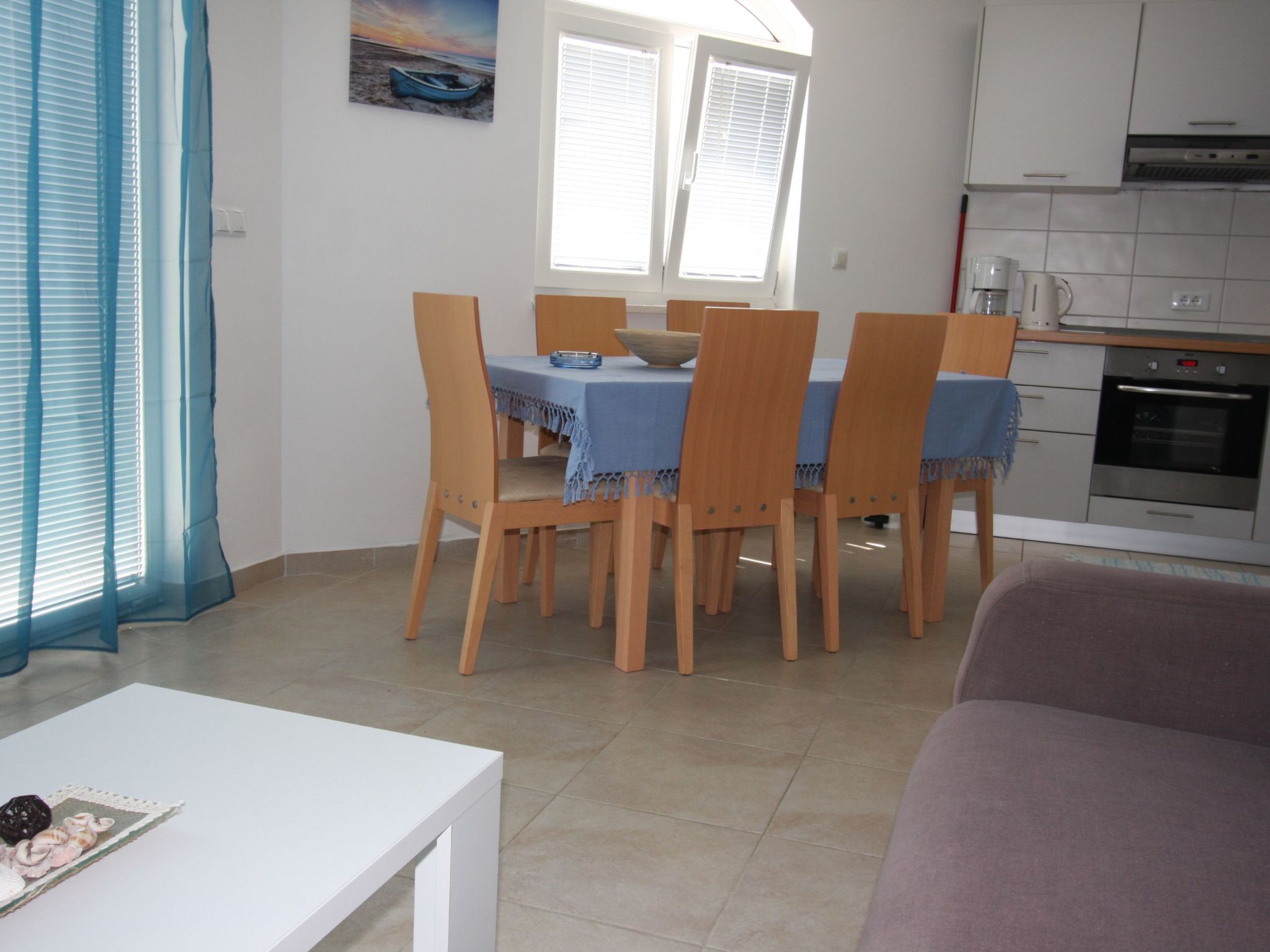 Appartement mit Blick auf das Wasser-Image-tags.info