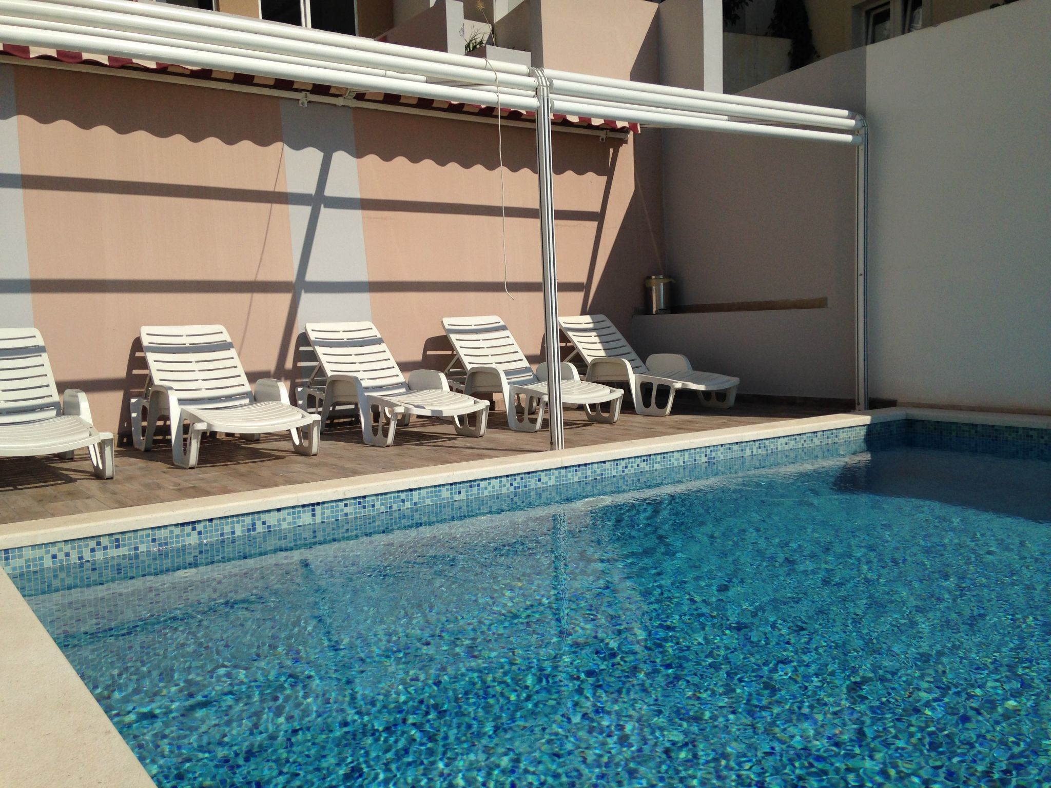 Appartement mit Blick auf das Wasser-Image-tags.info