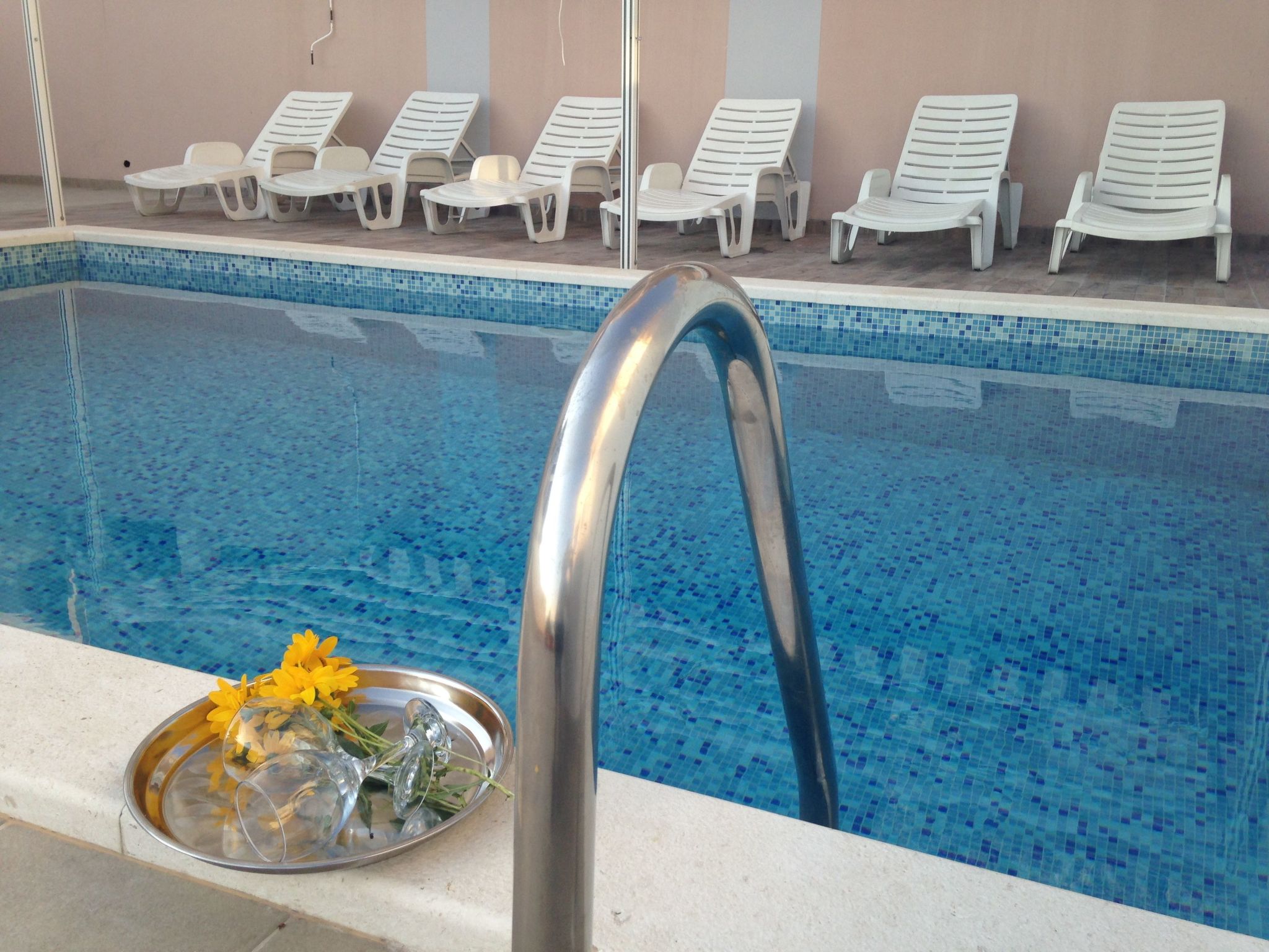 Appartement mit Blick auf das Wasser-Image-tags.info