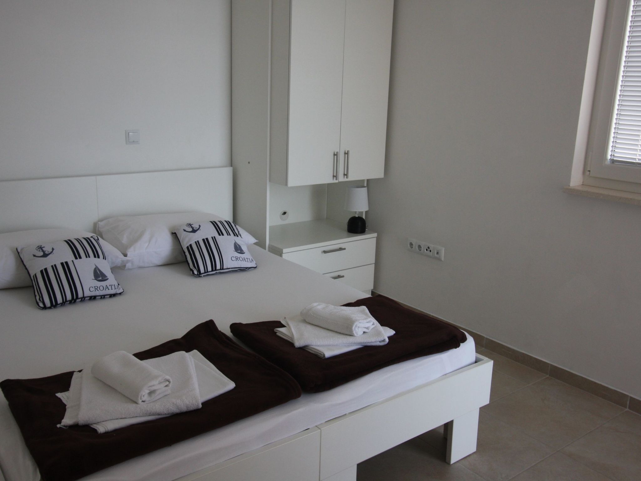 Appartement mit Blick auf das Wasser-Image-tags.info