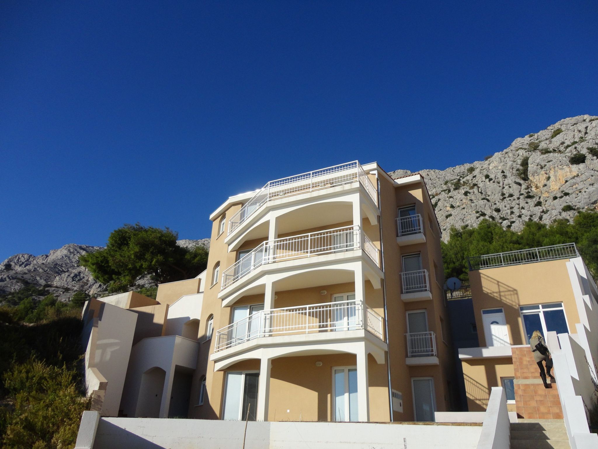 Appartement mit Blick auf das Wasser-Image-tags.info