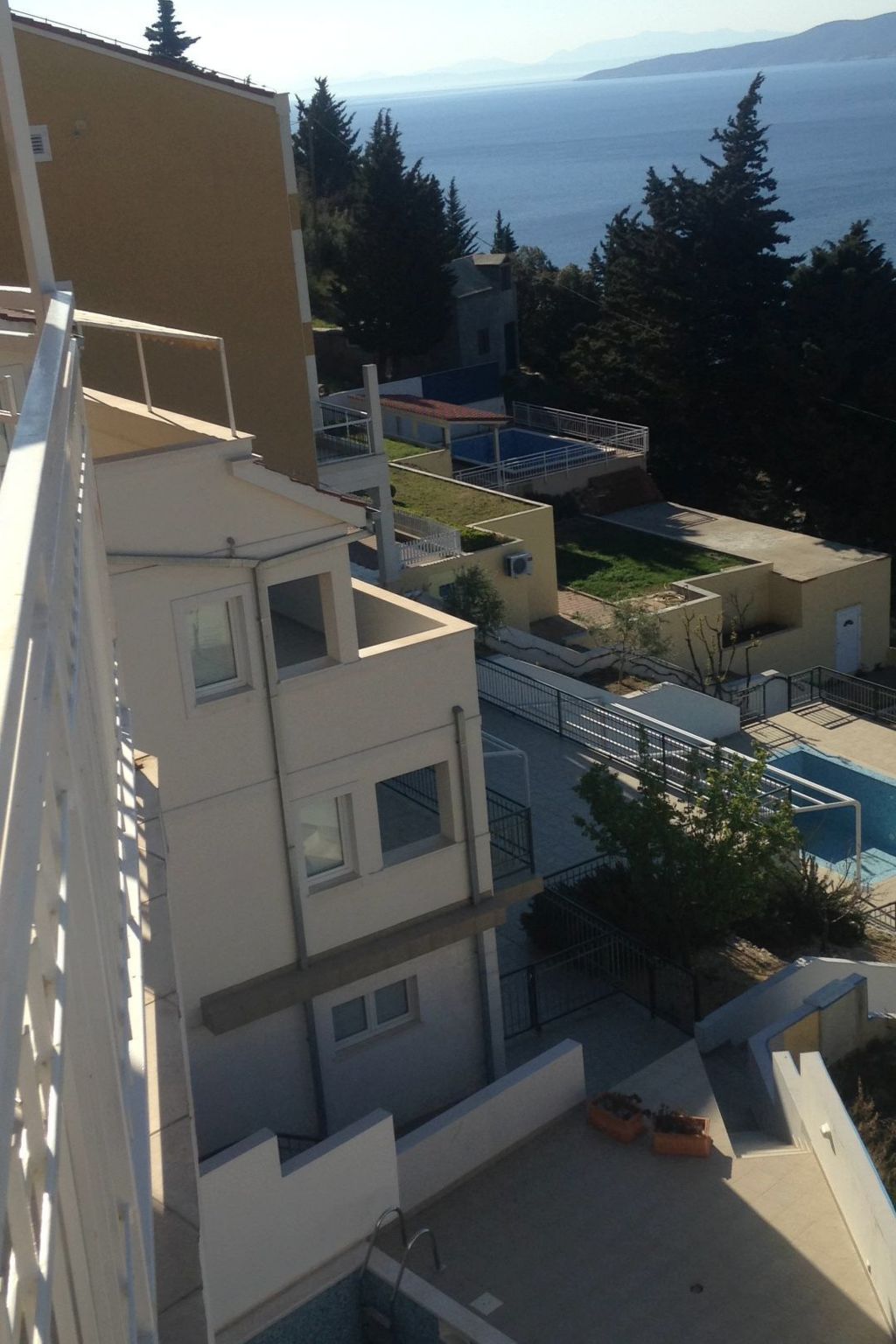 Appartement mit Blick auf das Wasser-Image-tags.info