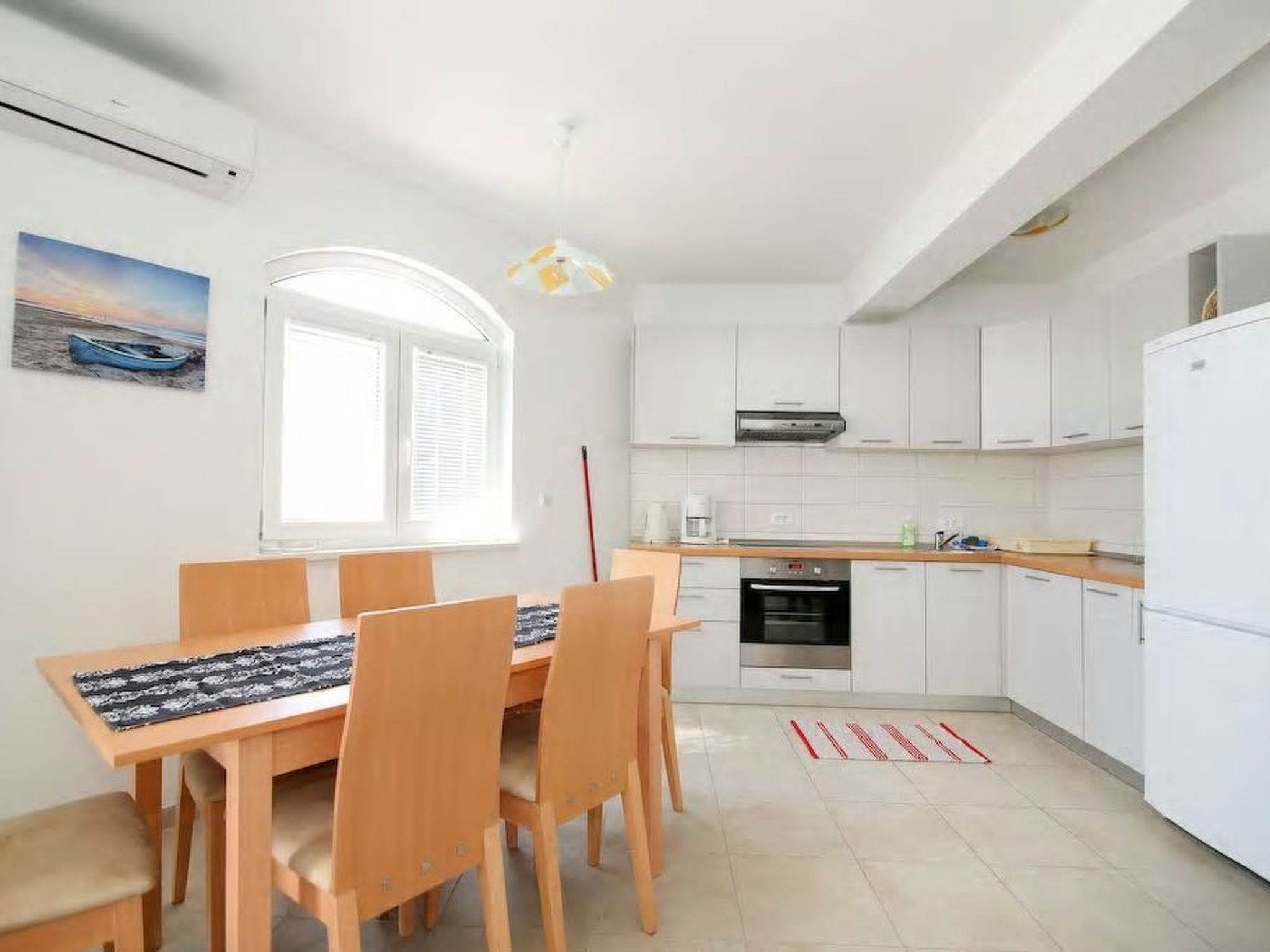 Appartement mit Blick auf das Wasser-Image-tags.info