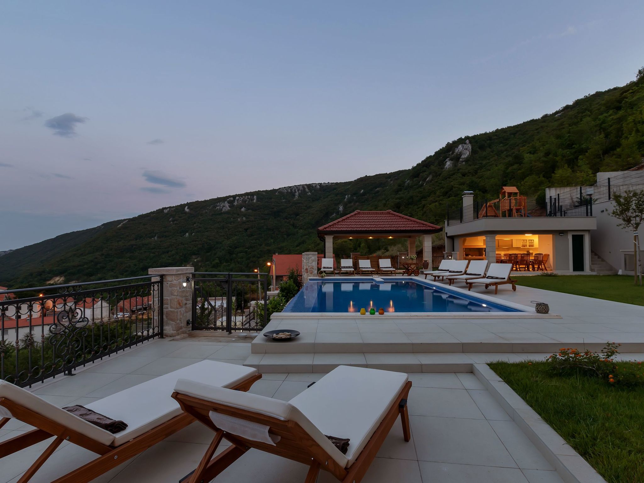 Vakantiehuis met privé zwembad in Studenci (Kroatië) voor 8 personen