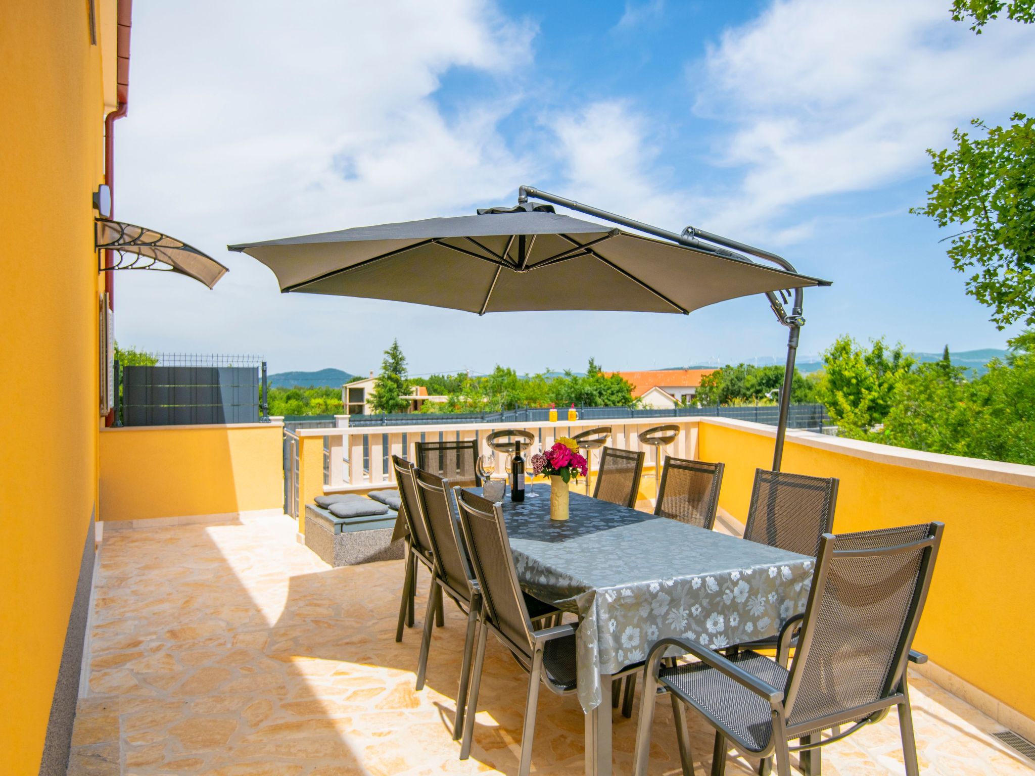 Villa "Mile" mit beheiztem Pool, Grill und Terrasse-Dedans