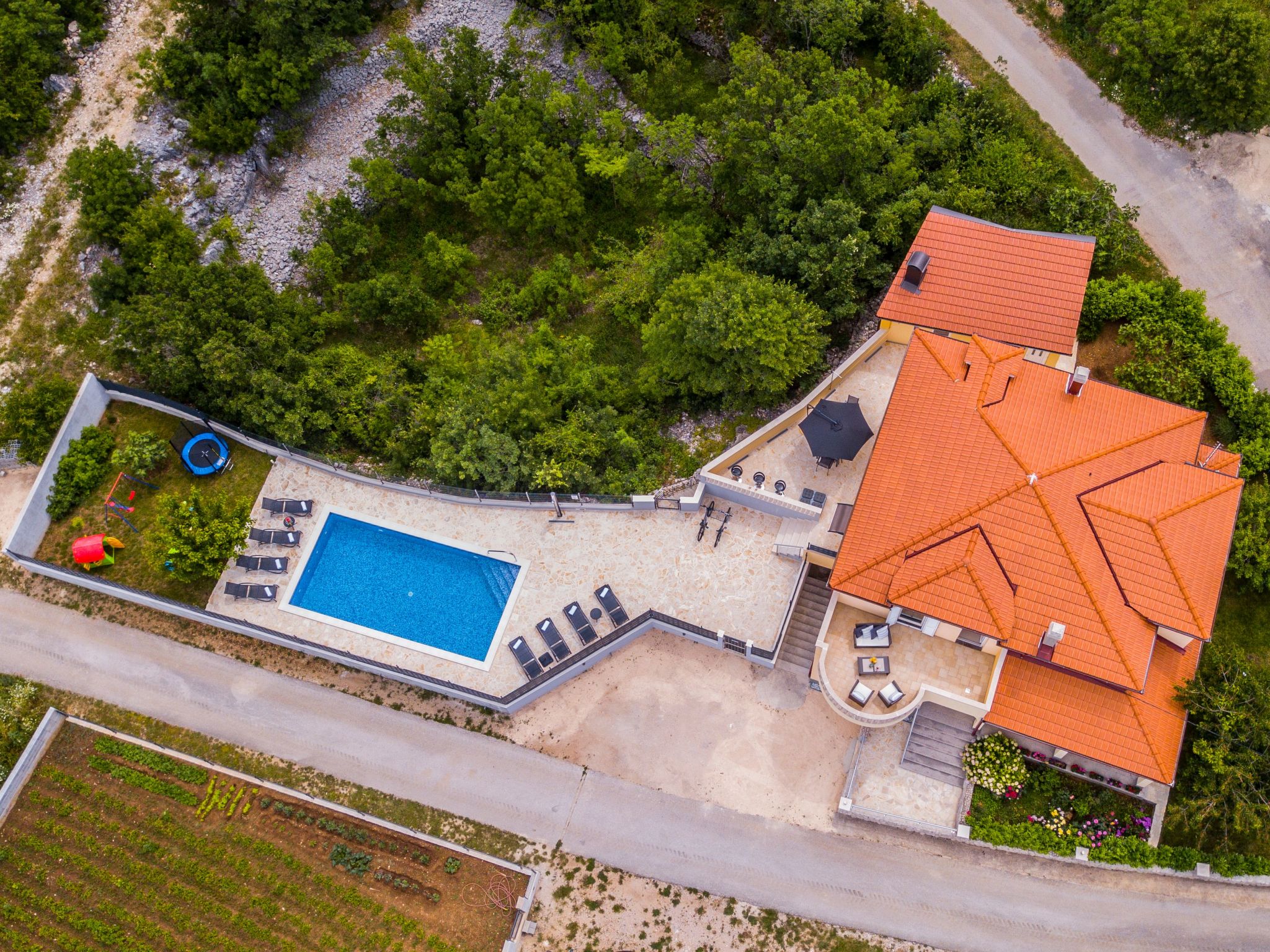 Villa "Mile" mit beheiztem Pool, Grill und Terrasse-Dedans