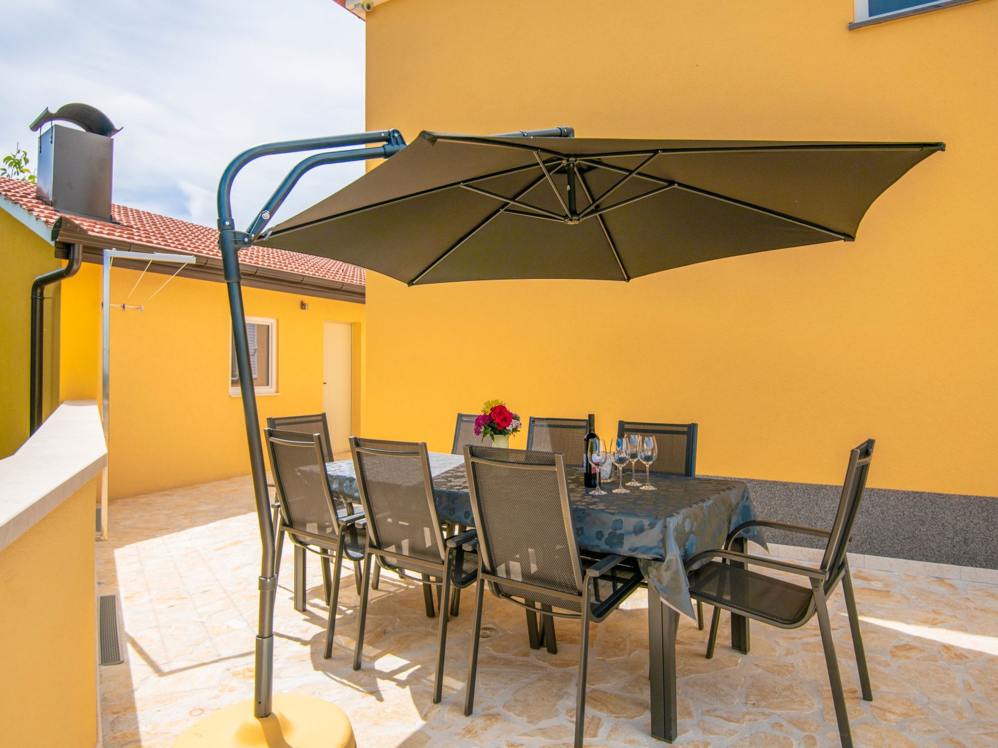 Villa "Mile" mit beheiztem Pool, Grill und Terrasse-Dedans