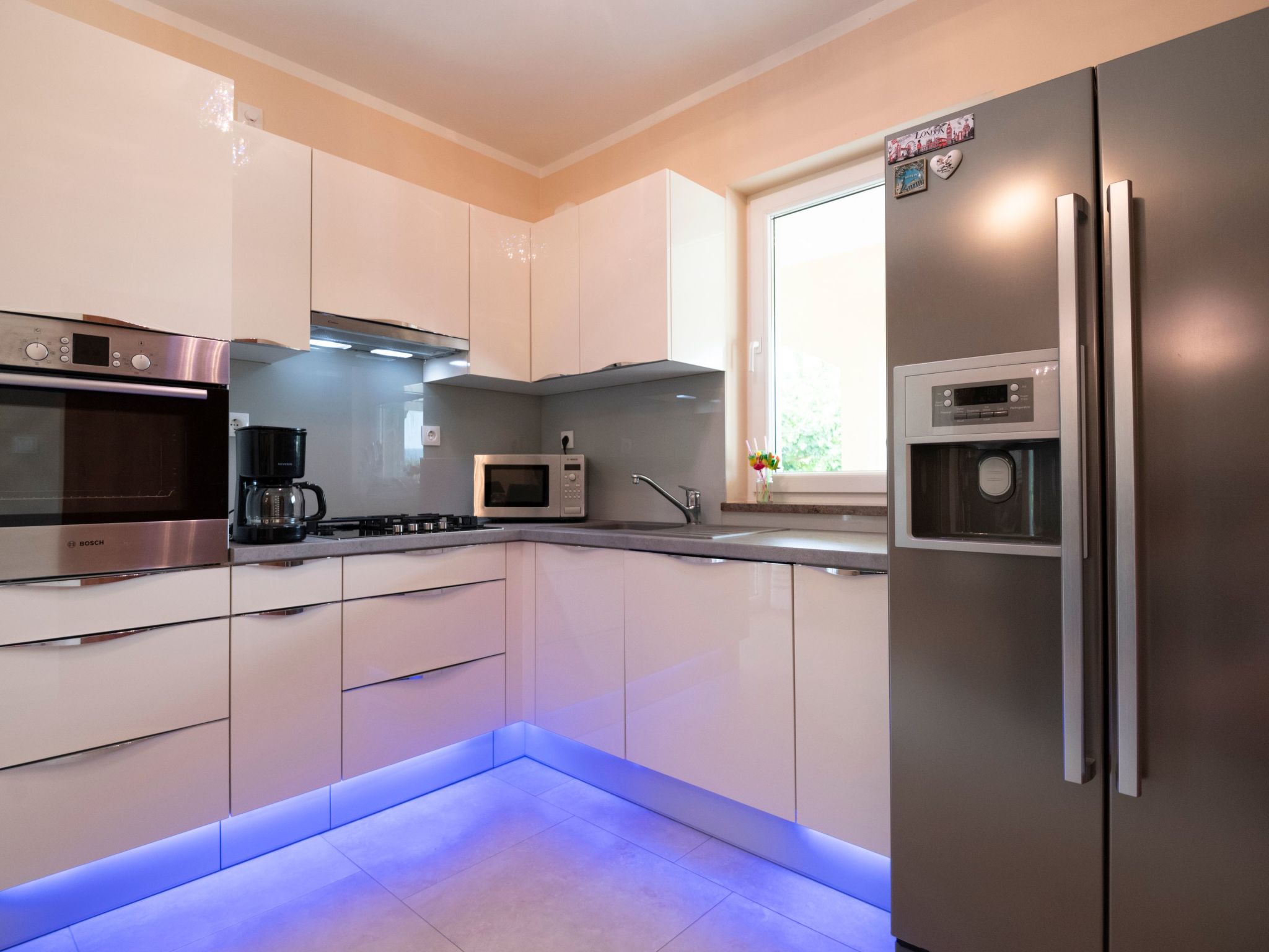 Villa "Mile" mit beheiztem Pool, Grill und Terrasse-Dedans