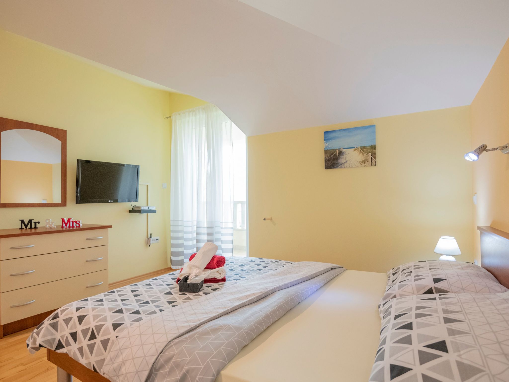 Villa "Mile" mit beheiztem Pool, Grill und Terrasse-Dedans