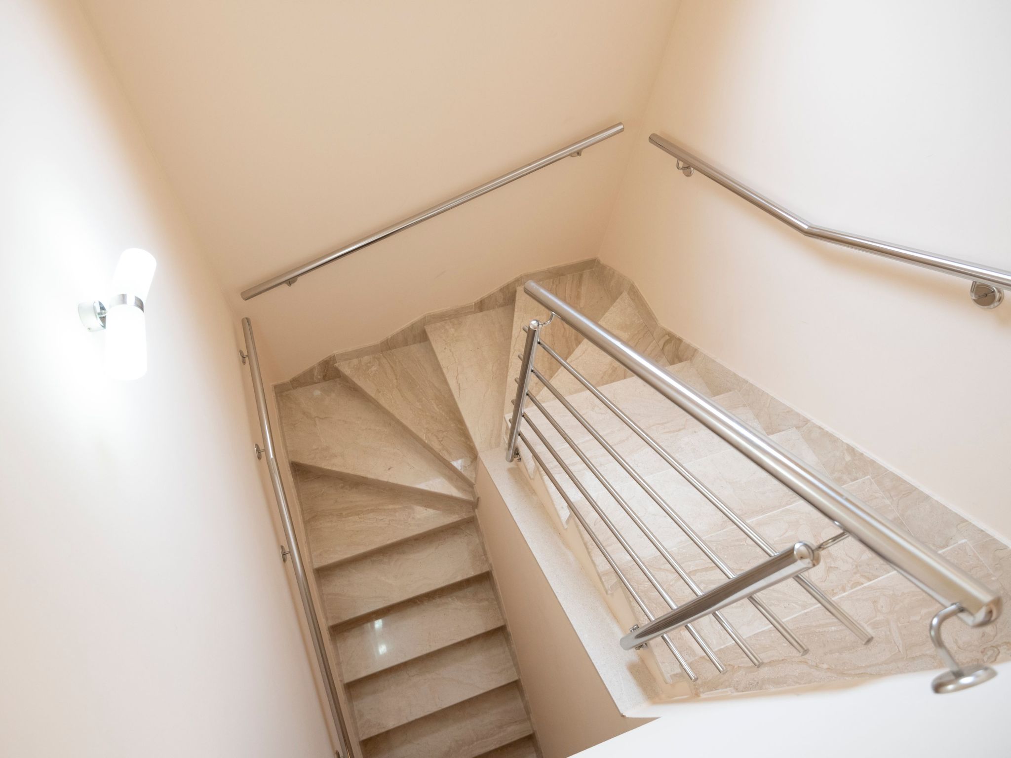 Villa "Mile" mit beheiztem Pool, Grill und Terrasse-Dedans