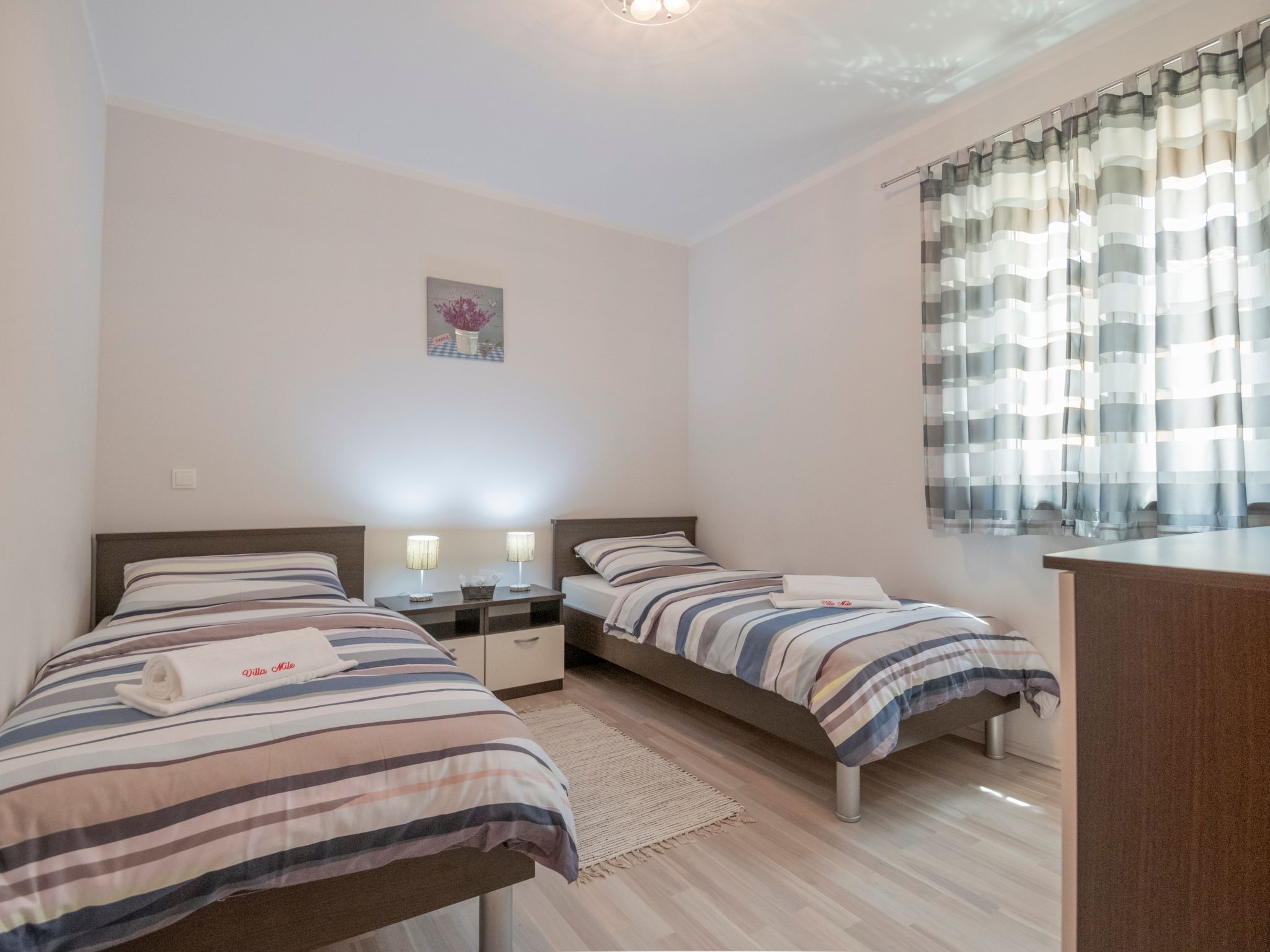 Villa "Mile" mit beheiztem Pool, Grill und Terrasse-Dedans