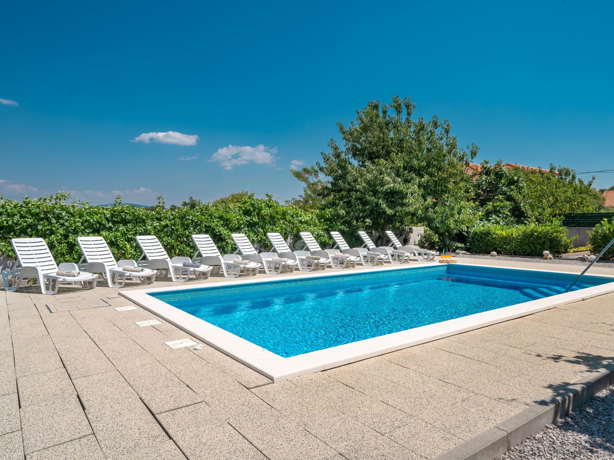 Schöne Villa in einem friedlichen und ruhigen Dorf-Drinnen