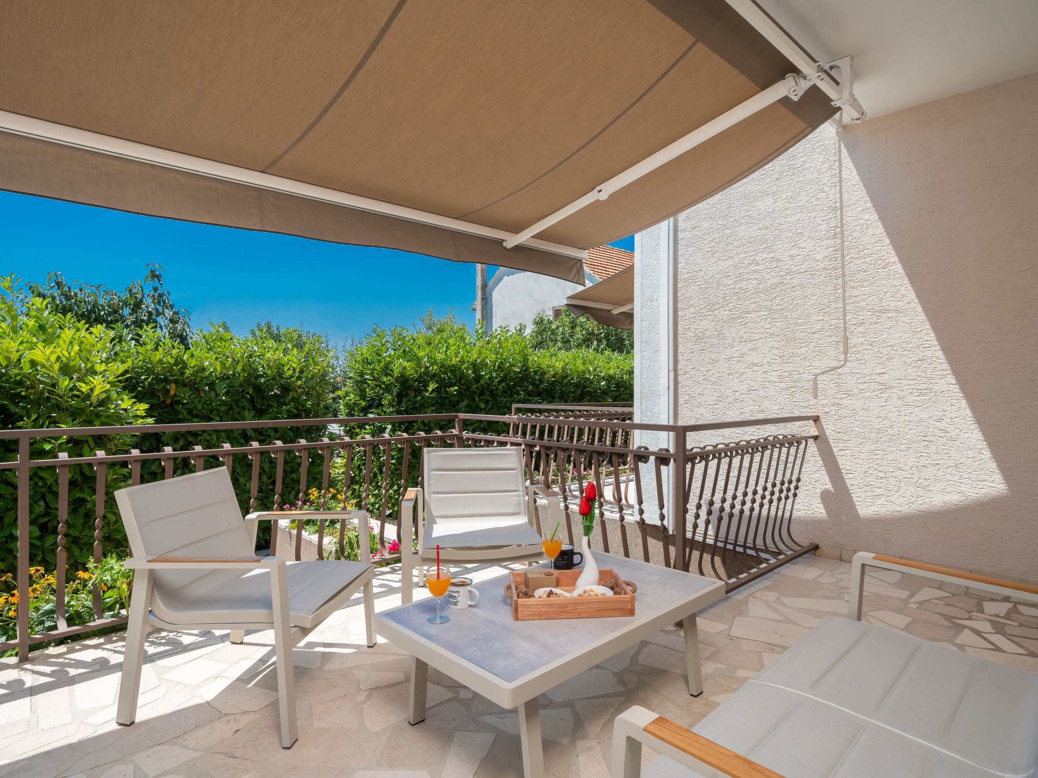 Schöne Villa in einem friedlichen und ruhigen Dorf-Drinnen