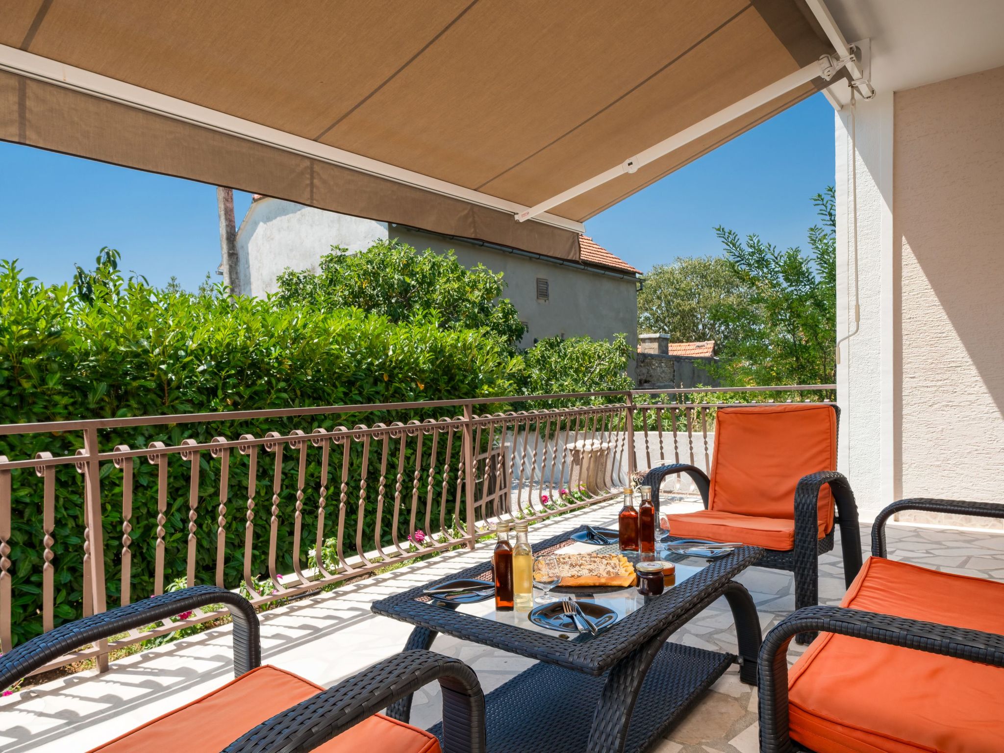 Schöne Villa in einem friedlichen und ruhigen Dorf-Drinnen