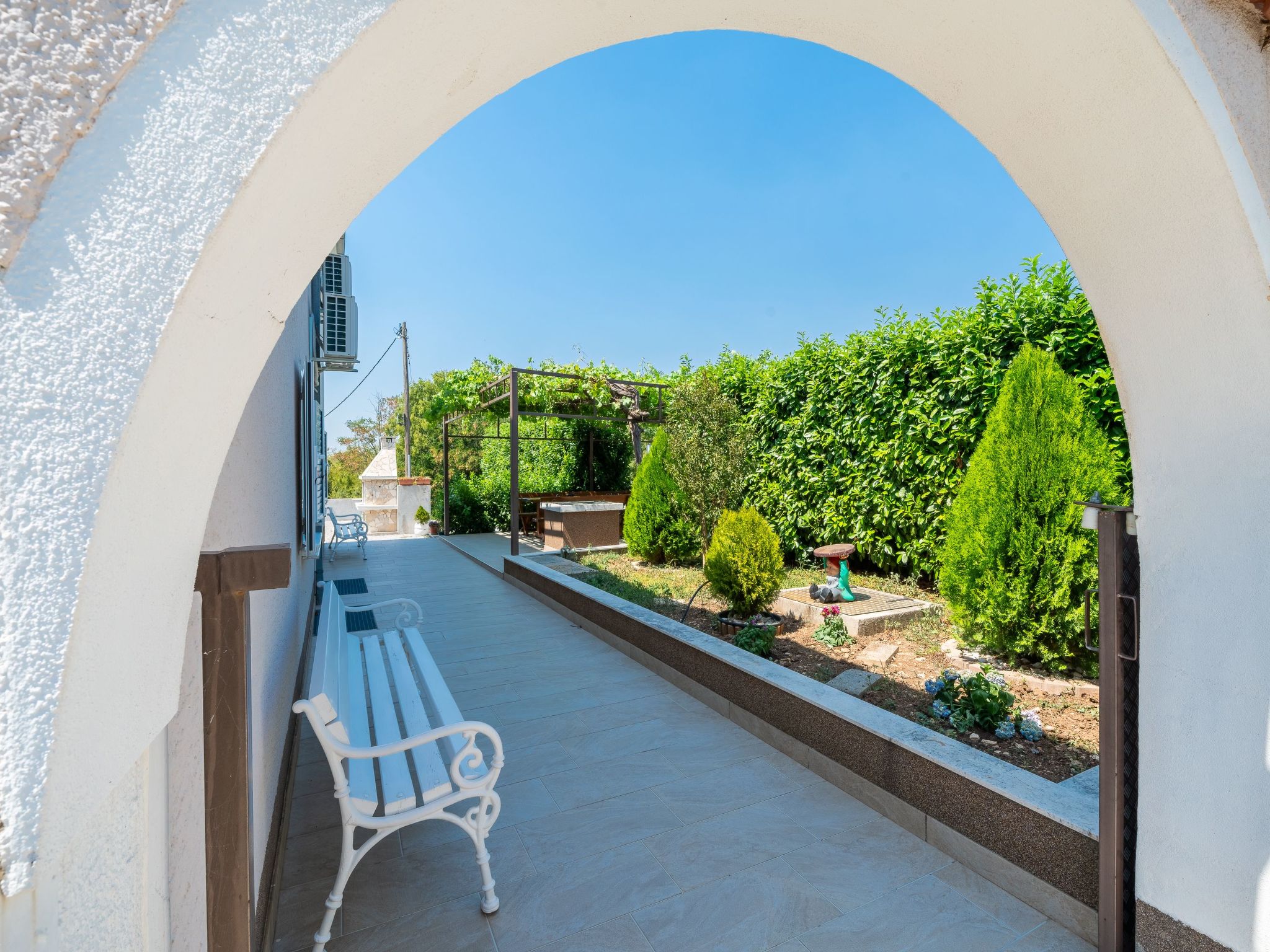 Schöne Villa in einem friedlichen und ruhigen Dorf-Drinnen