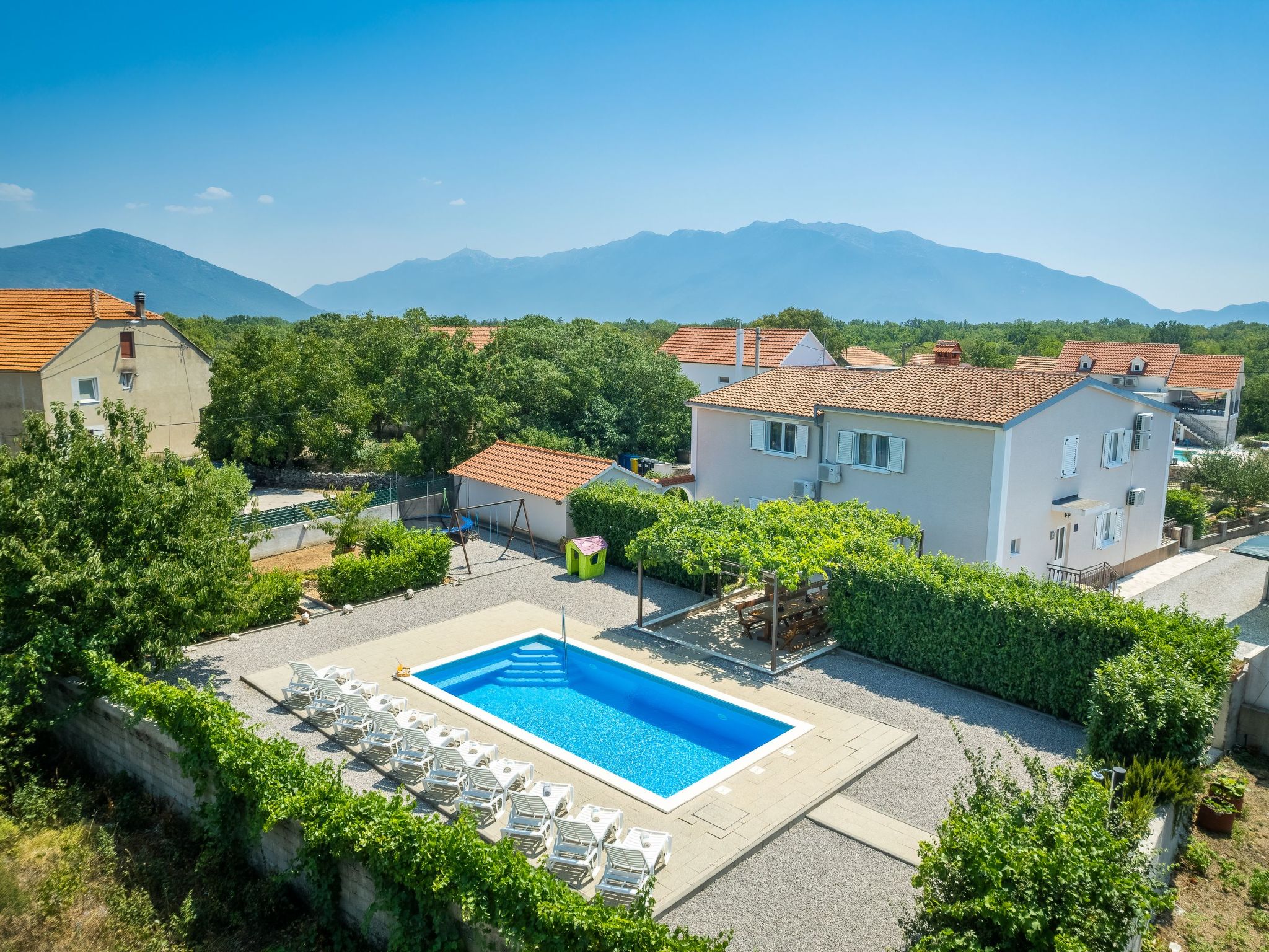 Schöne Villa in einem friedlichen und ruhigen Dorf-Drinnen