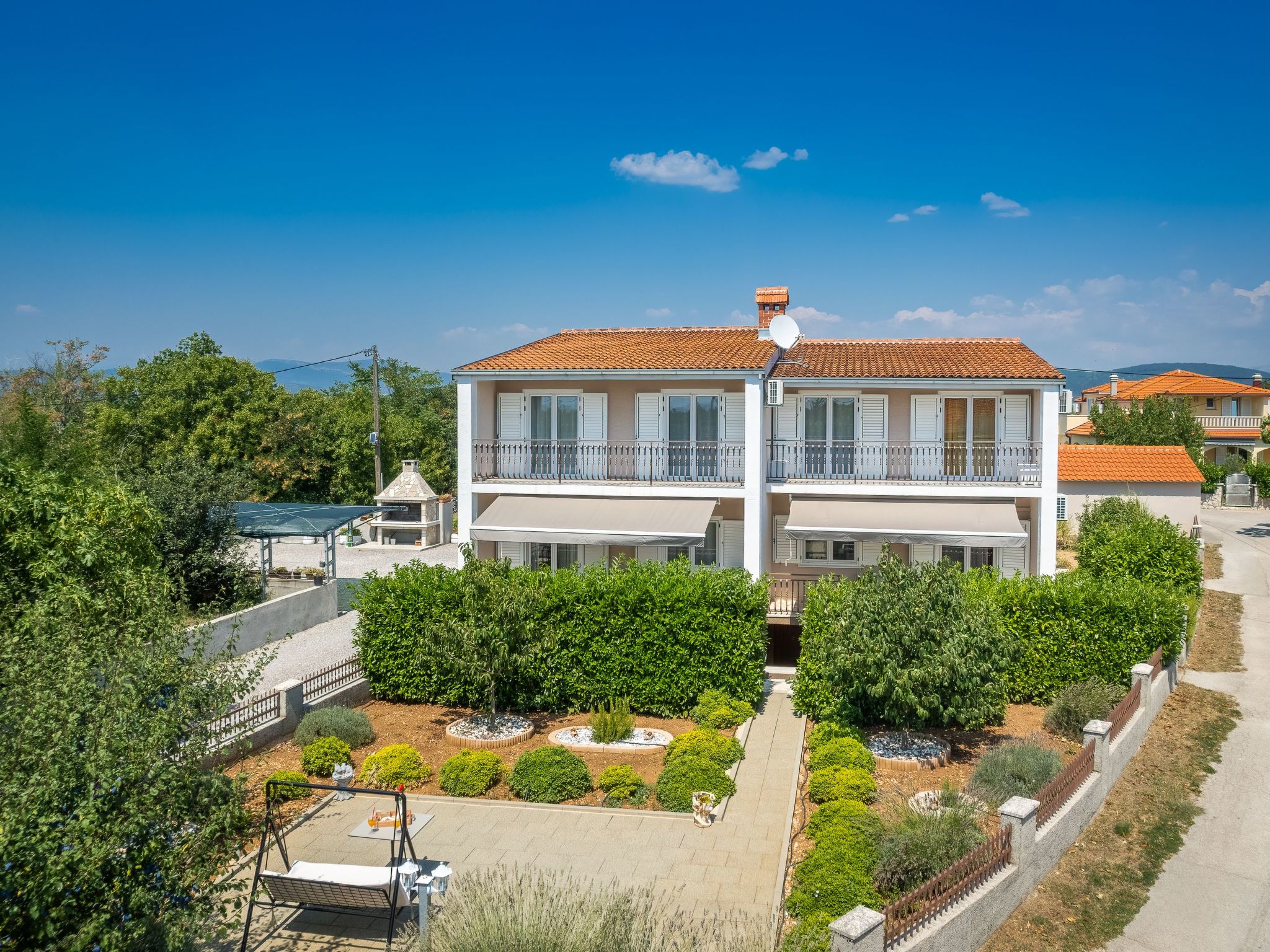 Schöne Villa in einem friedlichen und ruhigen Dorf-Drinnen