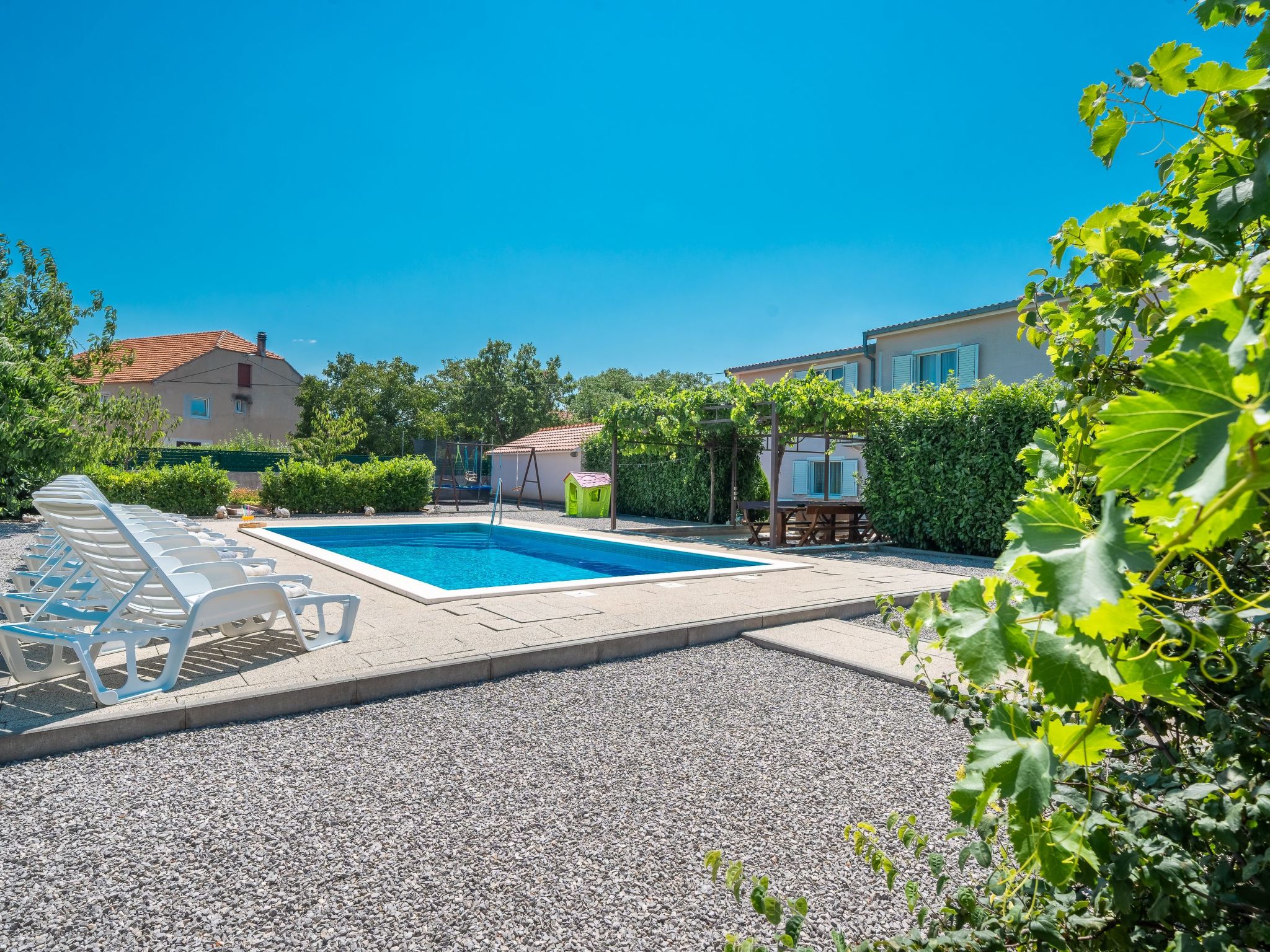 Schöne Villa in einem friedlichen und ruhigen Dorf-Drinnen