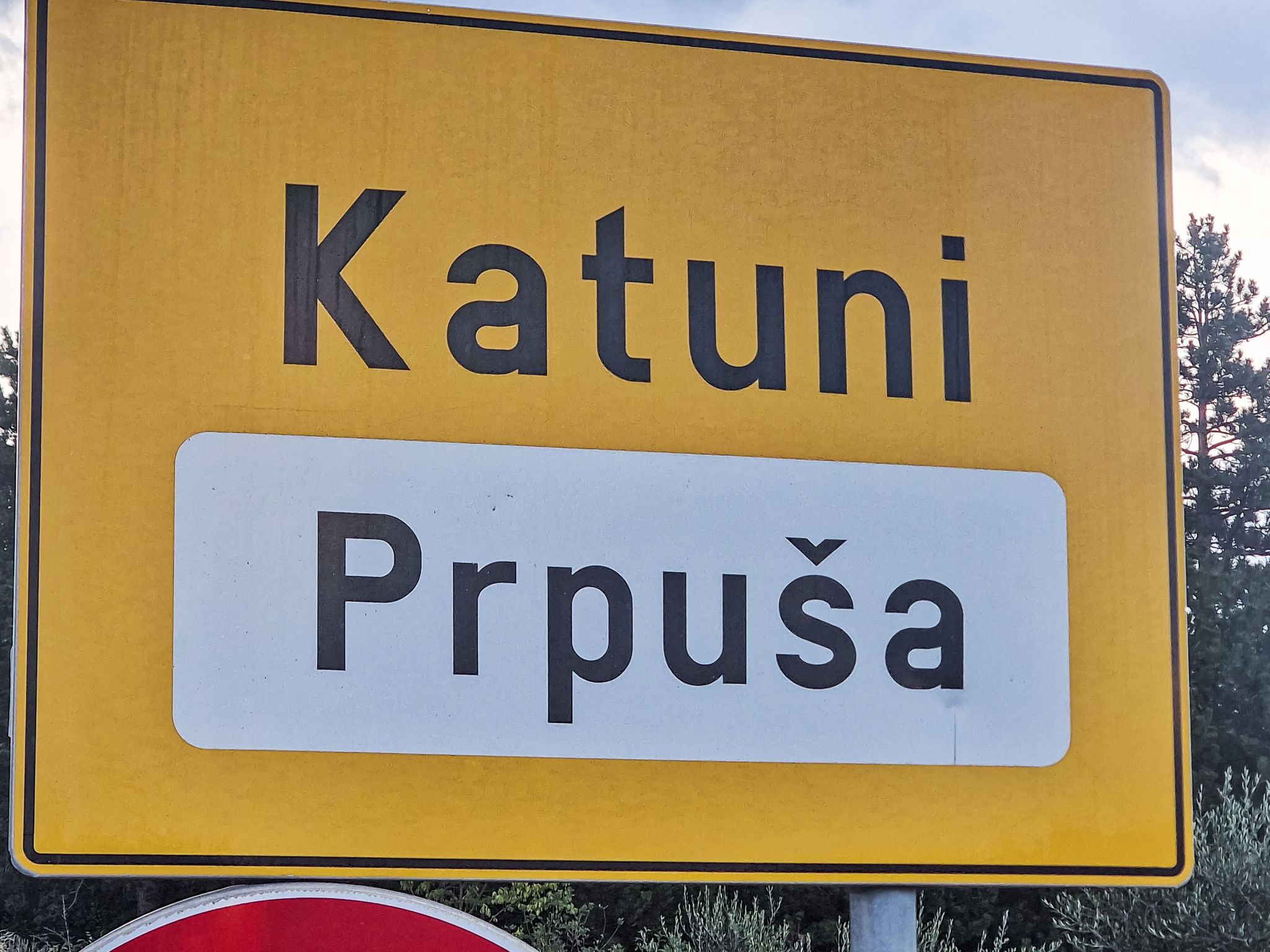 In Katuni mit privatem Parkplatz - Buiten